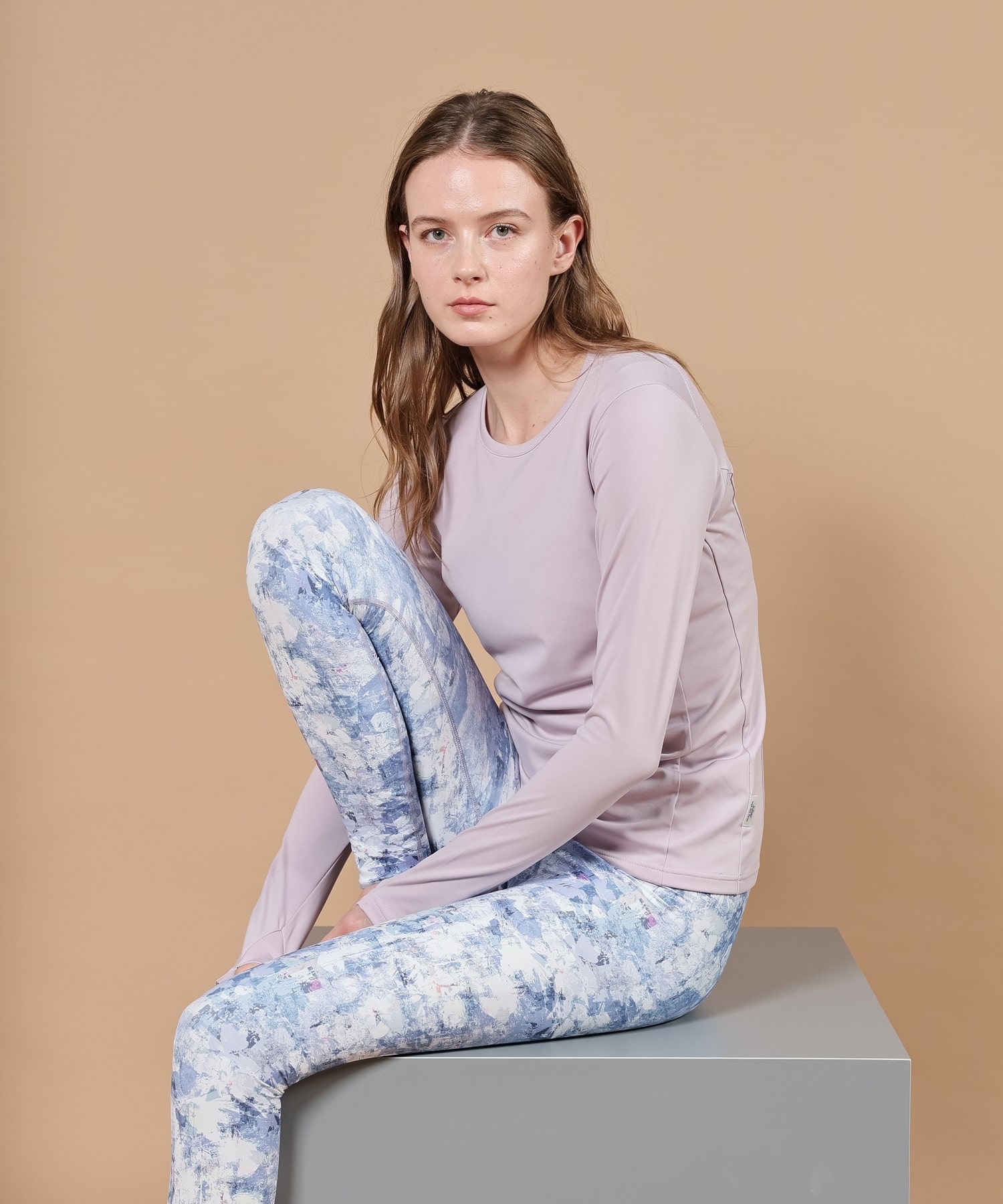 【Julier】ジェントルスムースロングスリーブプルオーバー/UVカット・吸汗速乾・ハイストレッチ・ホットヨガ対応 詳細画像 チャコール 4