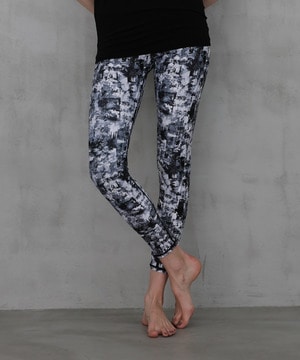 【Julier】sand flowerプリントスーパーハイレギンス/UVカット・吸汗速乾・ホットヨガ対応・水着・水陸両用 詳細画像 グレー 1