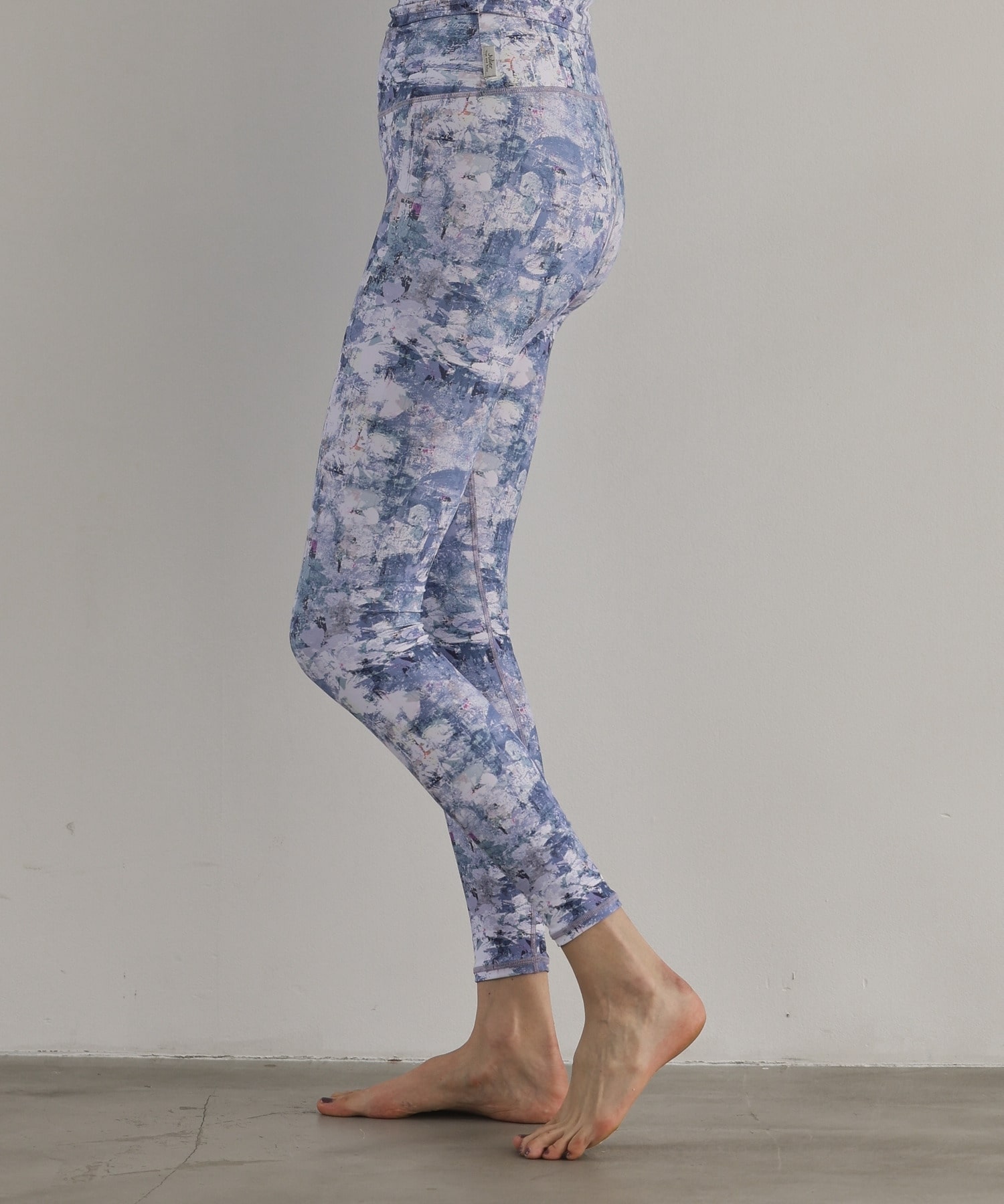 【Julier】sand flowerプリントスーパーハイレギンス/UVカット・吸汗速乾・ホットヨガ対応・水着・水陸両用 詳細画像 グレー 1