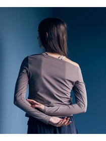 【Julier】Ecocoアシンメトリー ロングスリーブプルオーバー/エコ・UVカット・吸汗速乾・ハイストレッチ・ホットヨガ対応・ラッシュガード 詳細画像 ブラック 1