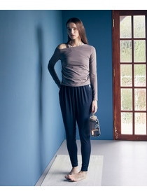 【Julier】Ecocoアシンメトリー ロングスリーブプルオーバー/エコ・UVカット・吸汗速乾・ハイストレッチ・ホットヨガ対応・ラッシュガード 詳細画像 ブラック 4