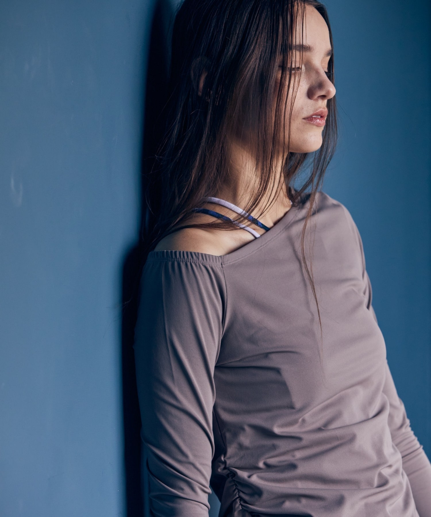 【Julier】Ecocoアシンメトリー ロングスリーブプルオーバー/エコ・UVカット・吸汗速乾・ハイストレッチ・ホットヨガ対応・ラッシュガード 詳細画像 ブラック 2