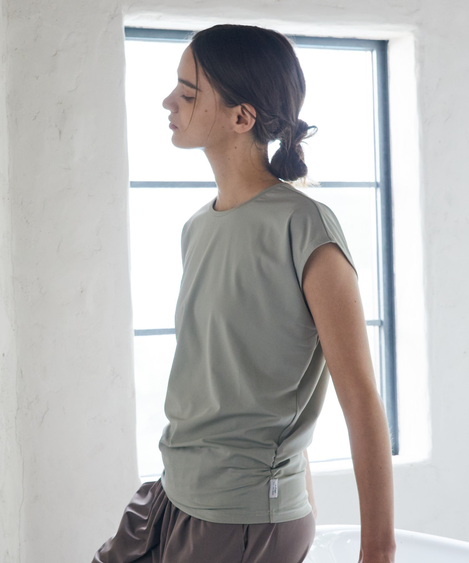 【Julier】【定番】Ecocoフレンチスリーブトップス/エコ・UVカット・吸汗速乾・ハイストレッチ・ホットヨガ対応・ラッシュガード 詳細画像 ブラック 2