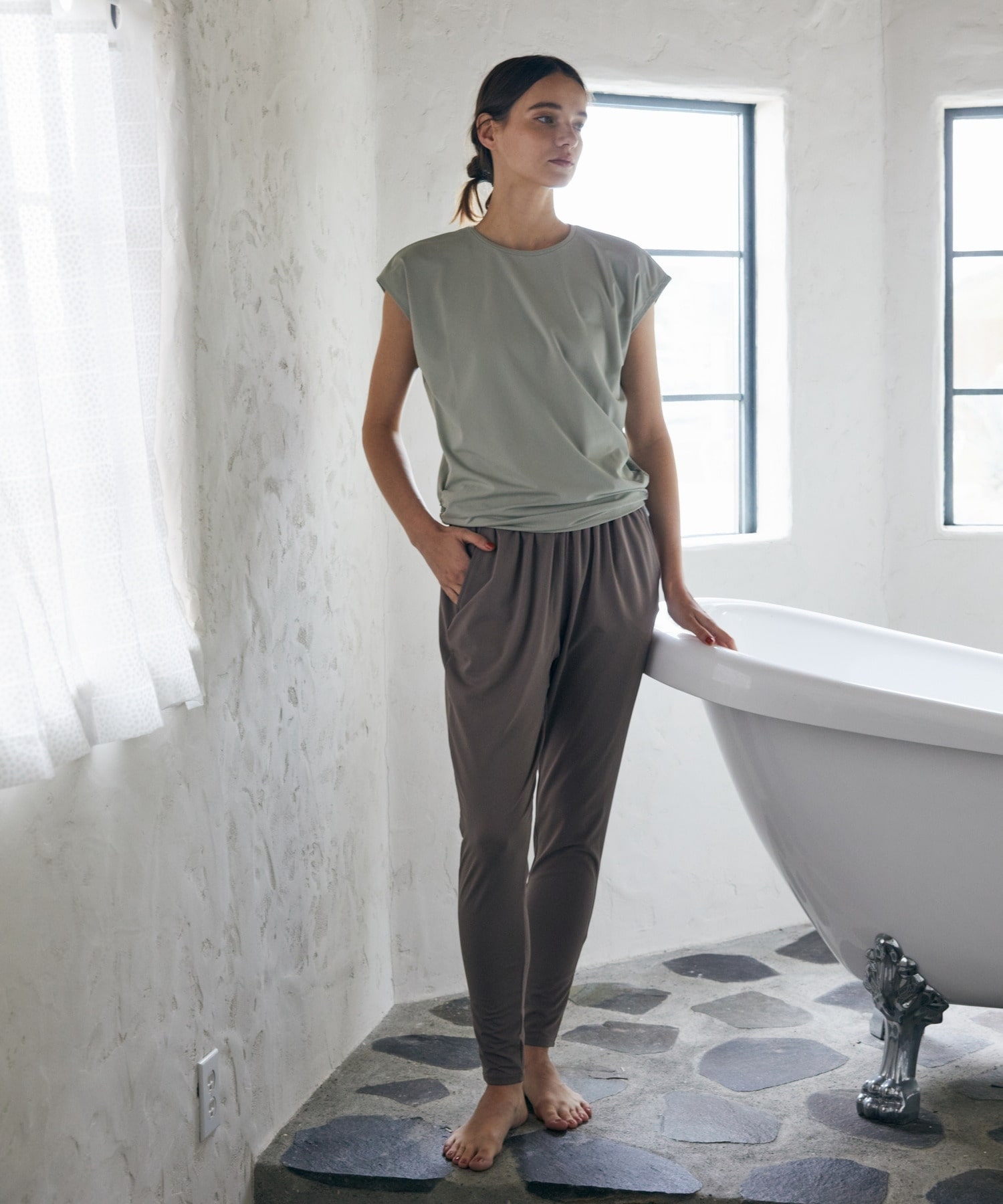 【Julier】【定番】Ecocoフレンチスリーブトップス/エコ・UVカット・吸汗速乾・ハイストレッチ・ホットヨガ対応・ラッシュガード 詳細画像 ブラック 5