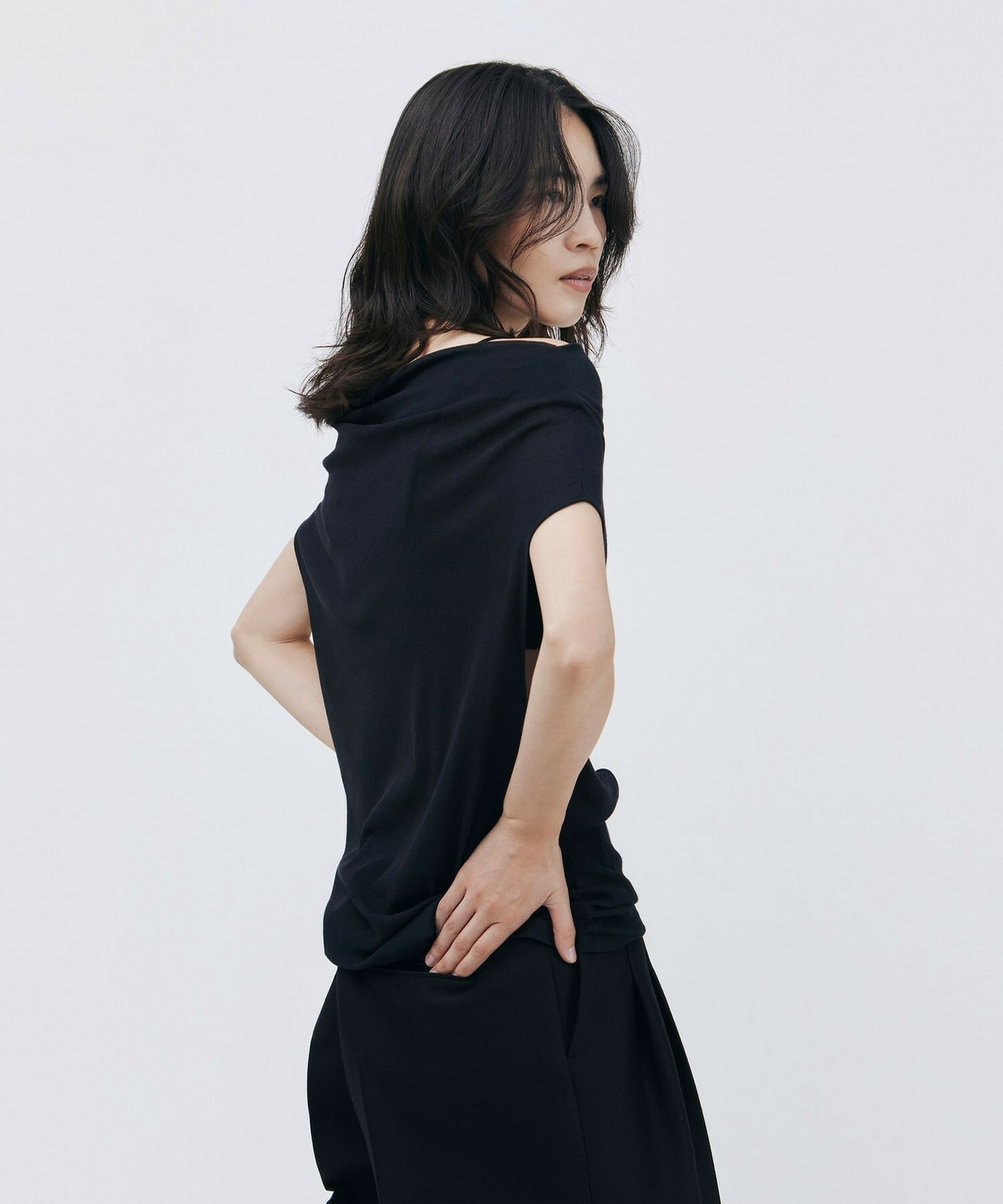 【unbilanc】テネルノースリーブ 詳細画像 ブラック 4