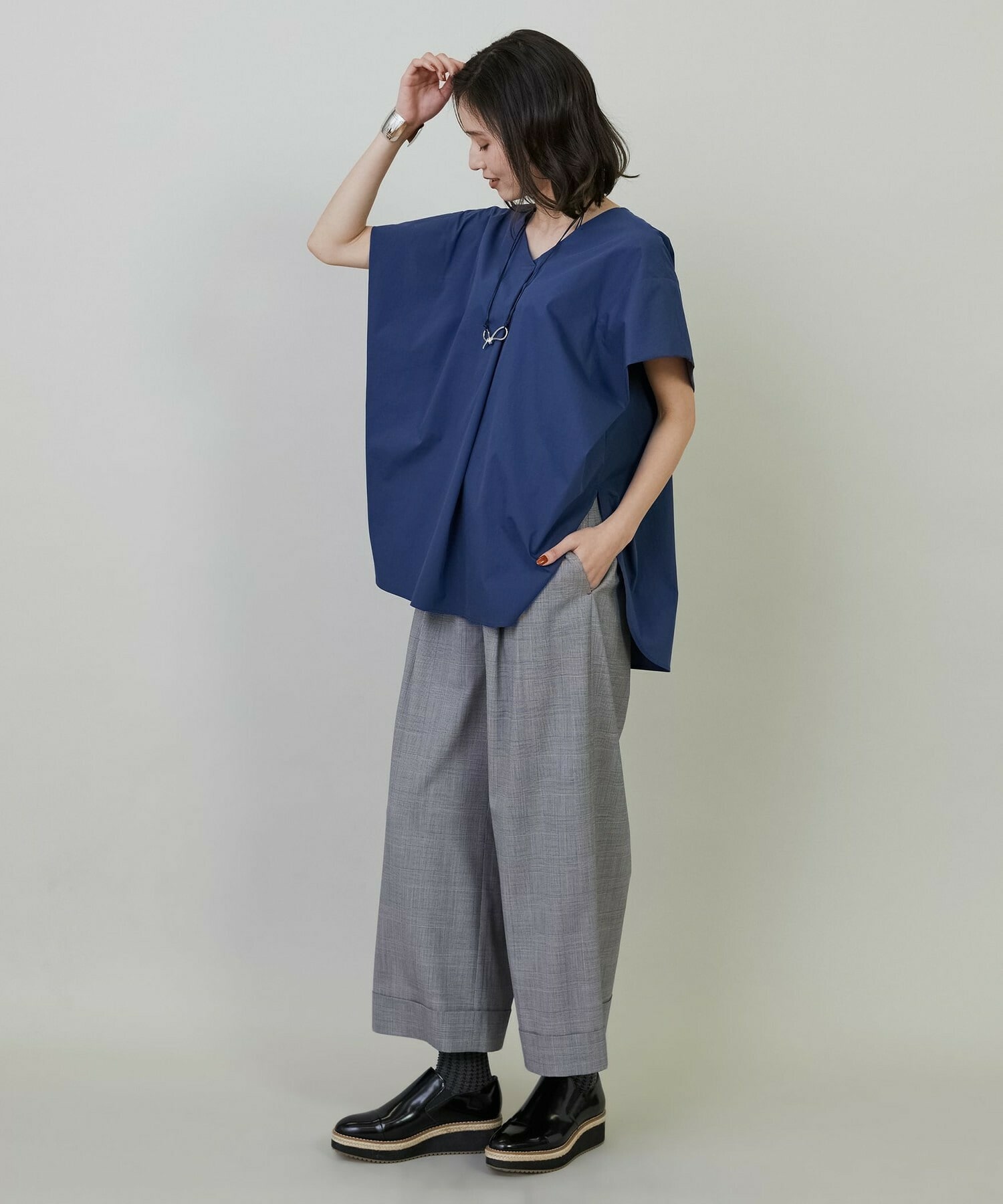 【L'EQUIPE】タイプライターバイオストレッチブラウス 詳細画像 ブラック 4