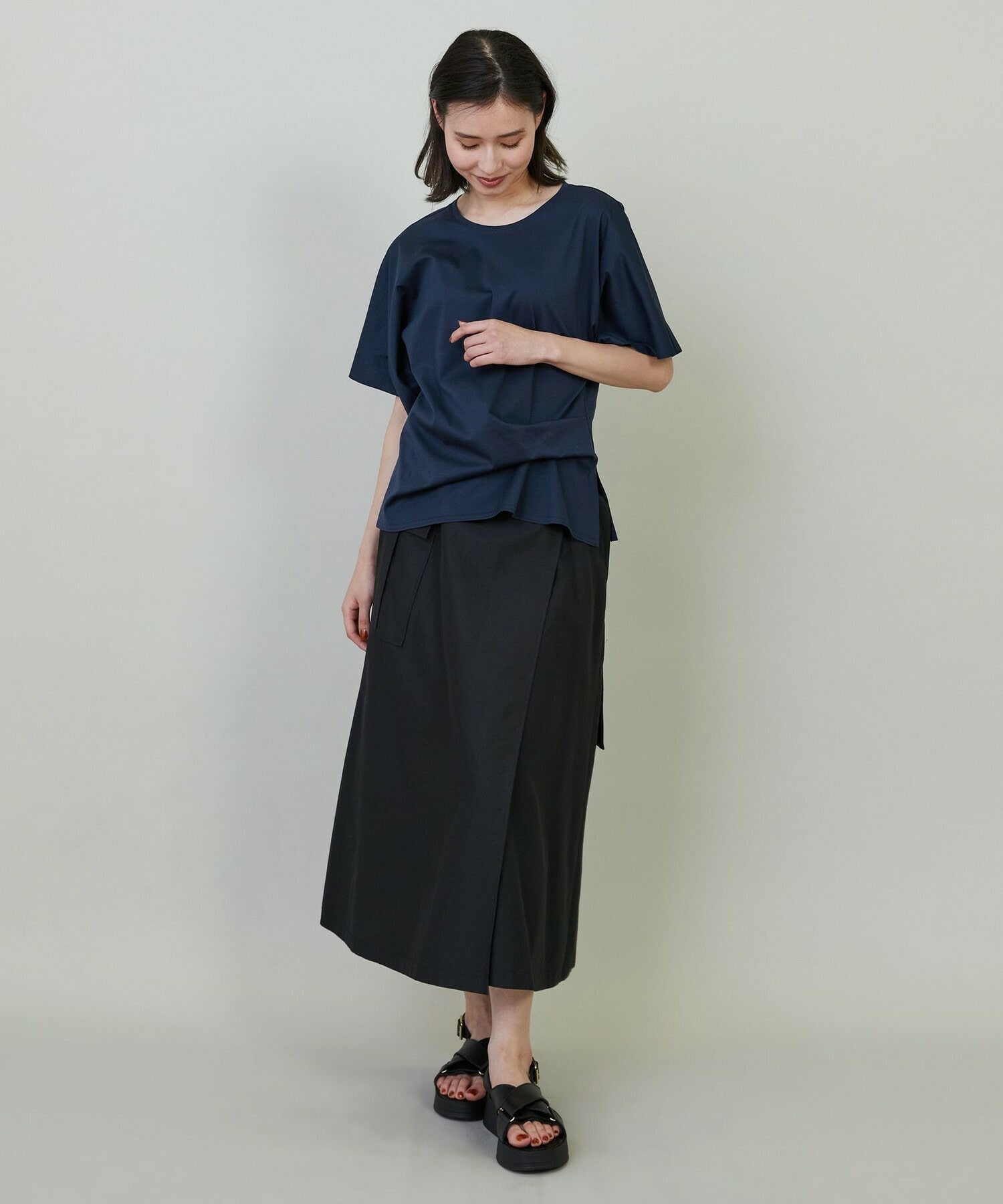 【L'EQUIPE】コットンスムースアシンメトリータックカットソー 詳細画像 ネイビー 1