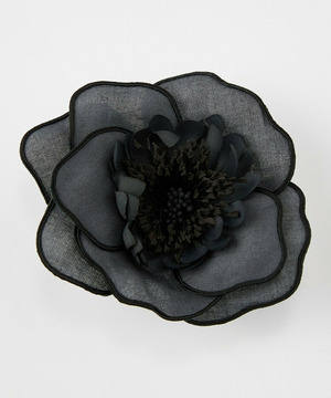 【L'EQUIPE】ラインフラワーコサージュ L 詳細画像 グレー系その他 1