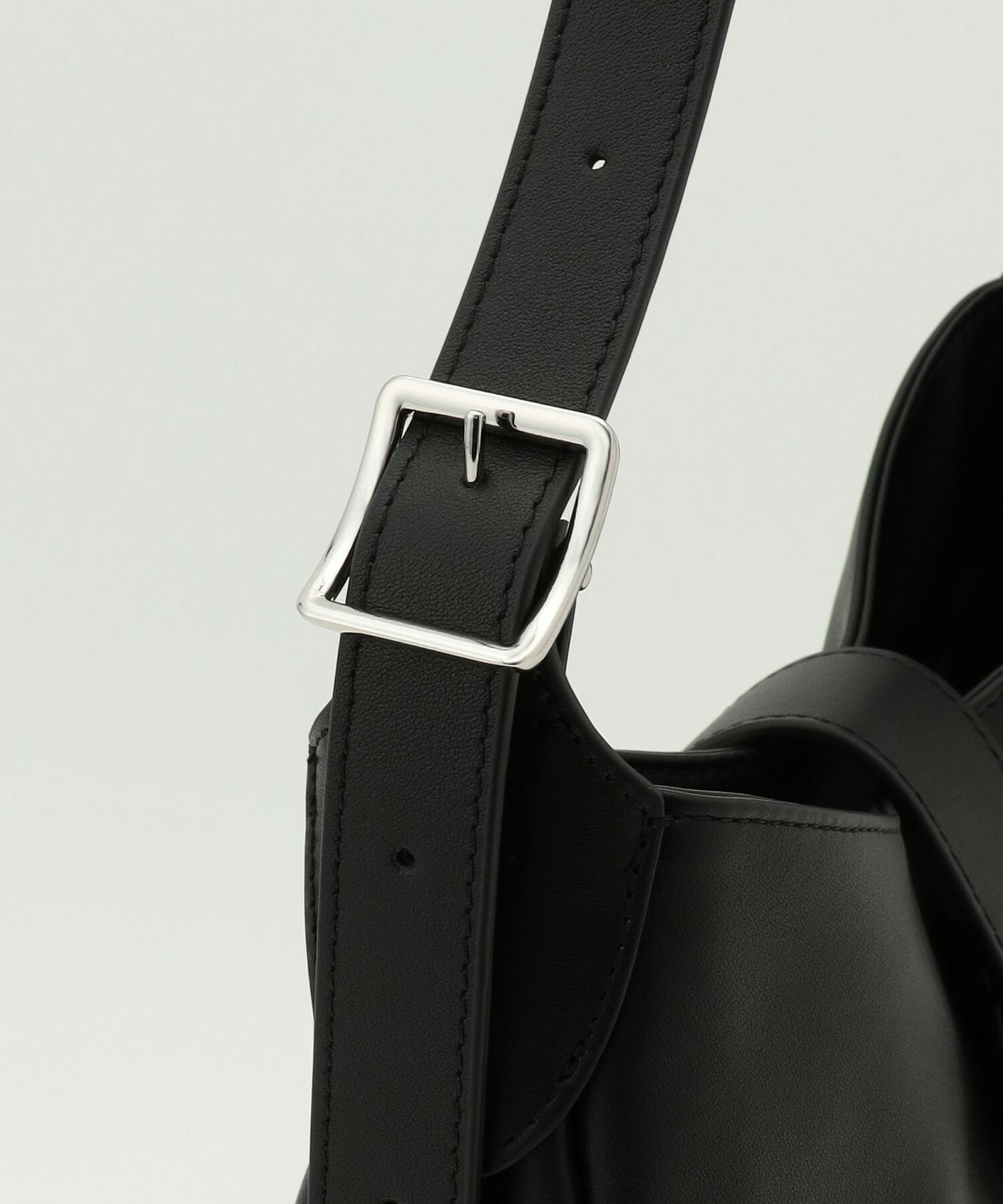 【L'EQUIPE】［eclat 2025年11月号掲載商品］ラウンドショルダーバッグ 詳細画像 ブラック 15