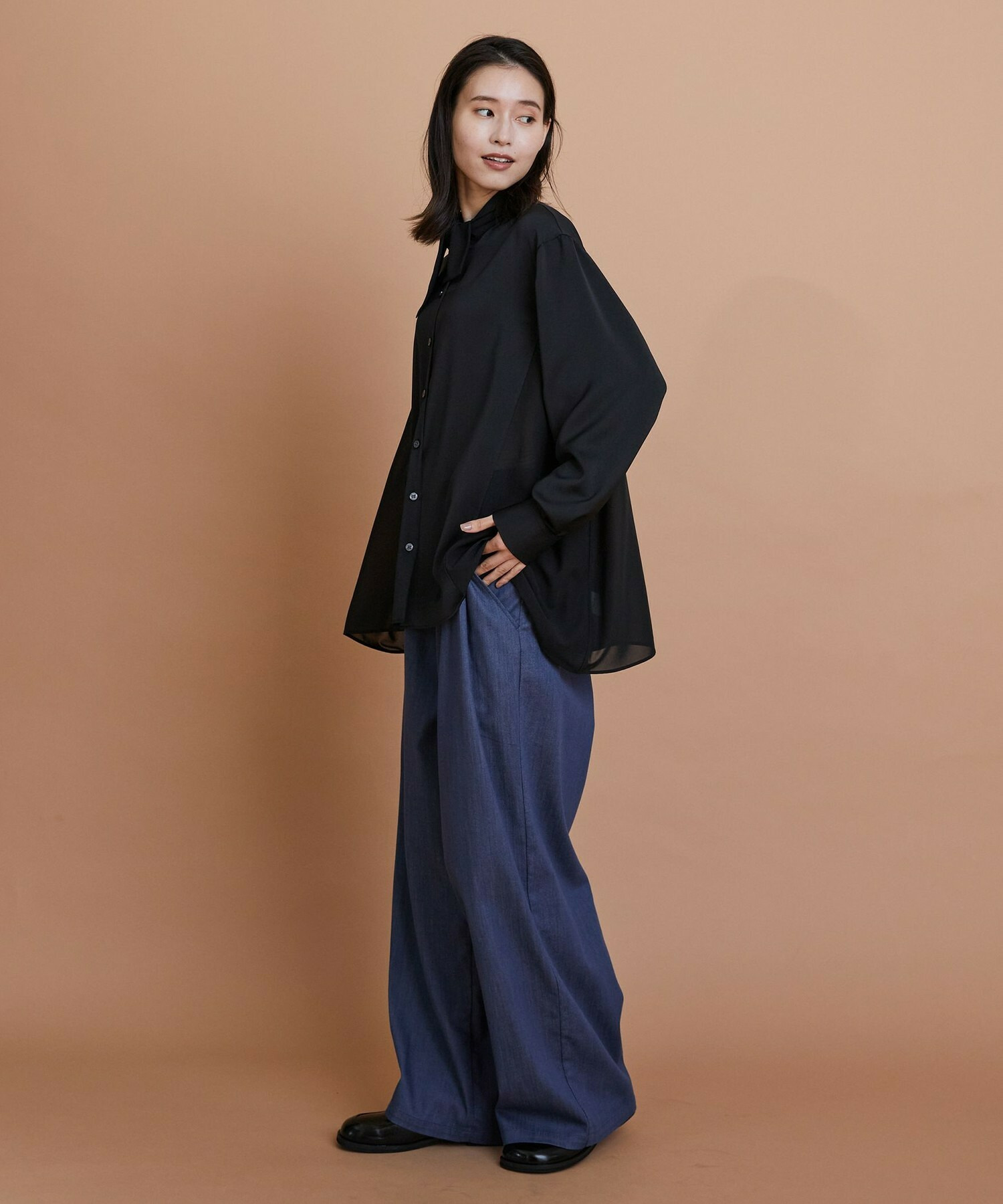 【L'EQUIPE】クレープサテン＆シフォンブラウス 詳細画像 ブラック 2