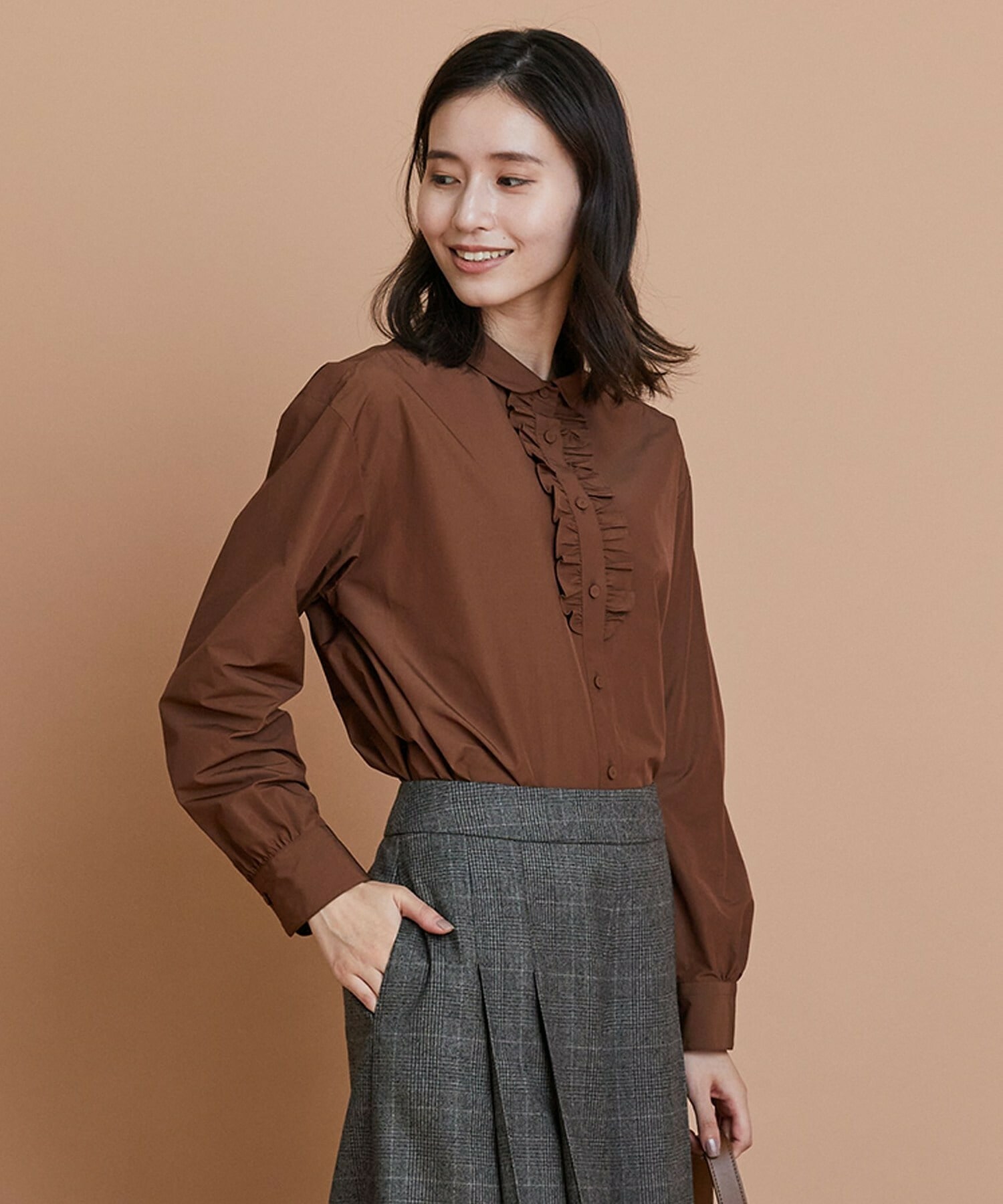 【L'EQUIPE】パウダリータフタフロントフリルシャツ 詳細画像 ブラウン 1