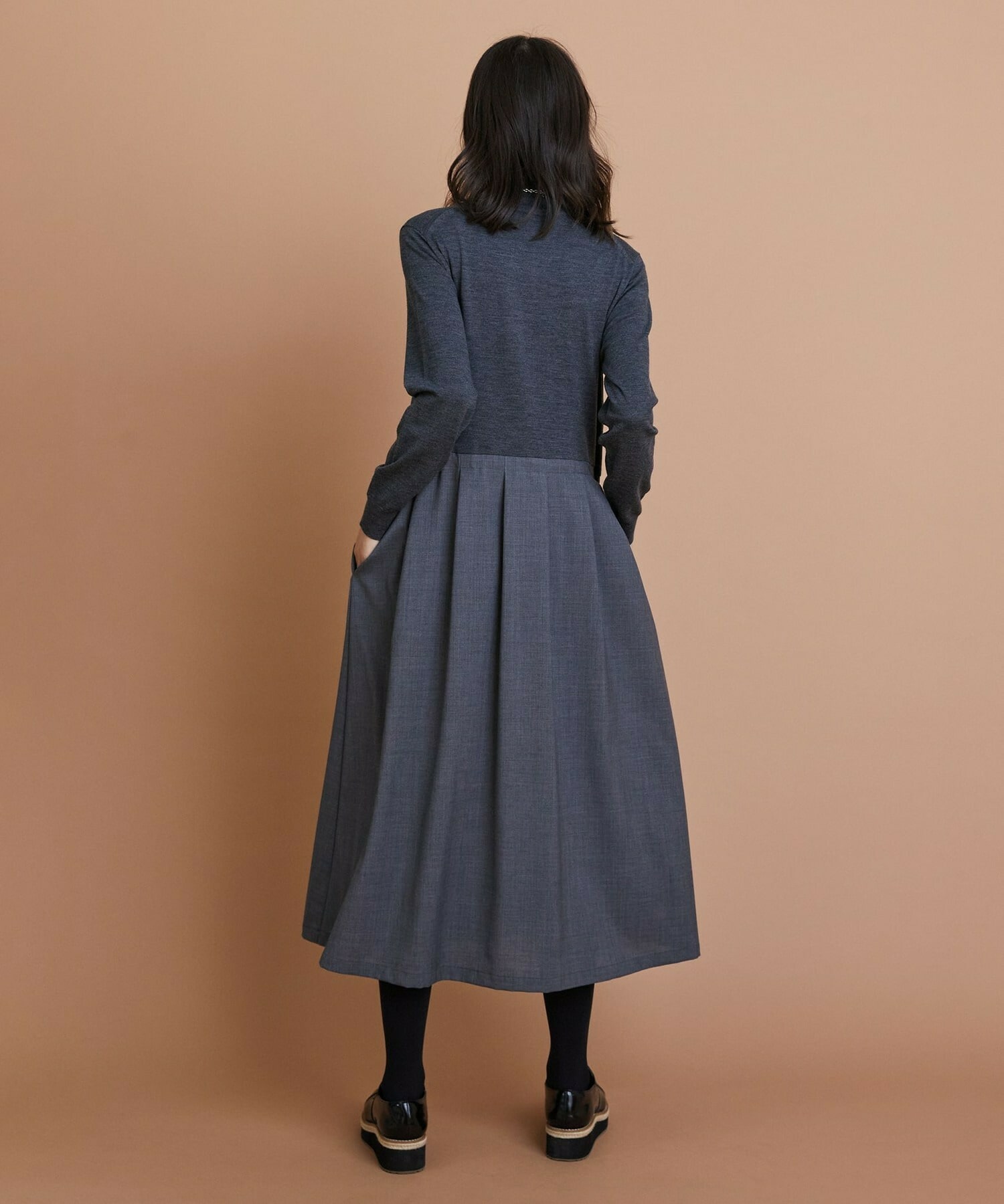 【L'EQUIPE】ウール梳毛＆ウール混トロピカルワンピース 詳細画像 グレー×ブラック 4