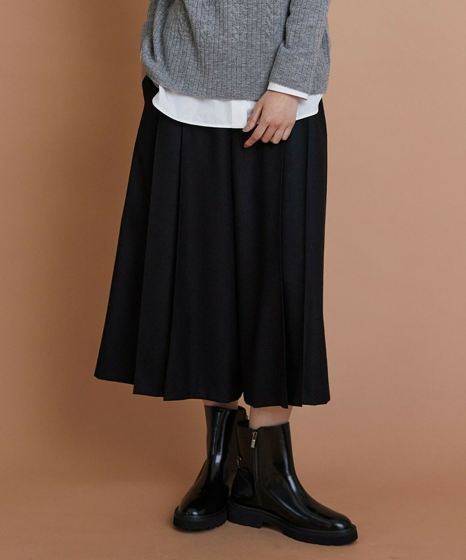 【L'EQUIPE】ウールサキソニーハーフパンツ 詳細画像 ブラック 1