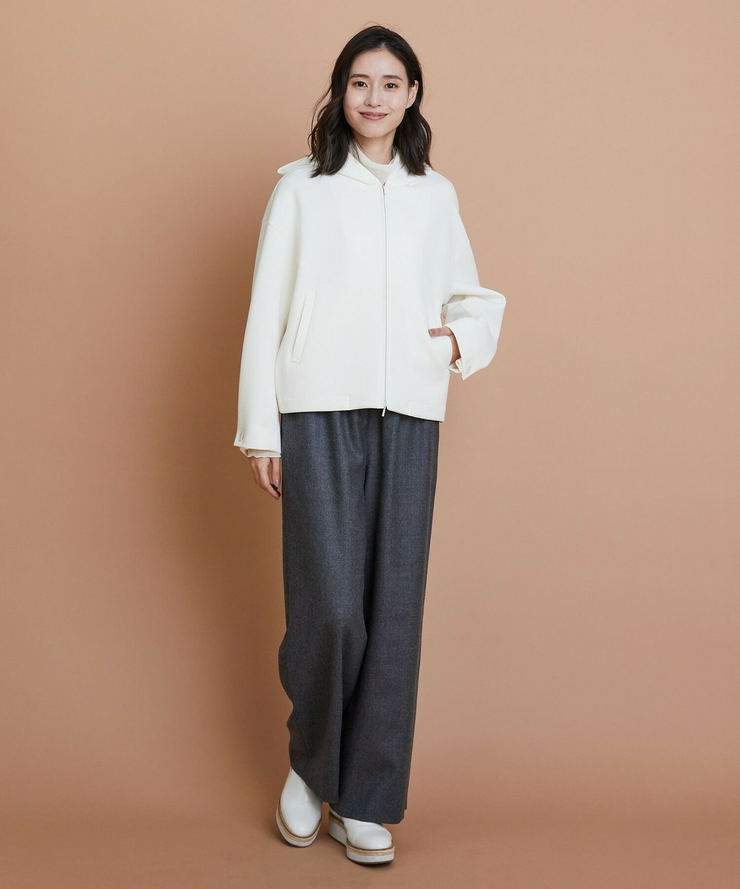 【L'EQUIPE】［eclat 2025年11月号掲載商品］ウールサキソニーストレートパンツ 詳細画像 チャコールグレー 18