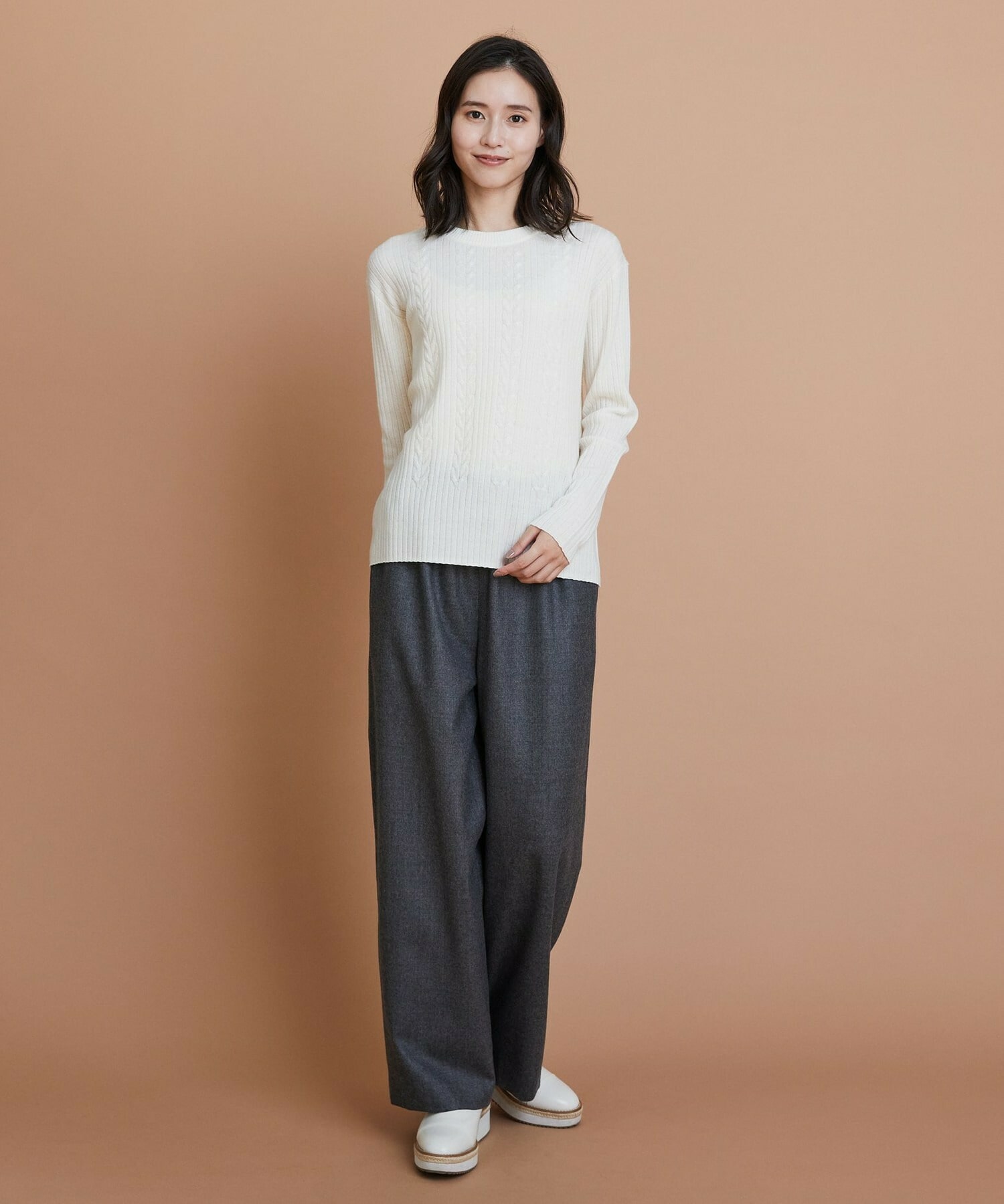 【L'EQUIPE】［eclat 2025年11月号掲載商品］ウールサキソニーストレートパンツ 詳細画像 チャコールグレー 24