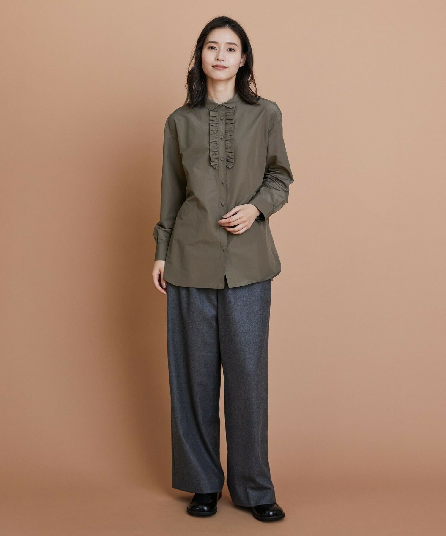 【L'EQUIPE】［eclat 2025年11月号掲載商品］ウールサキソニーストレートパンツ 詳細画像 チャコールグレー 26