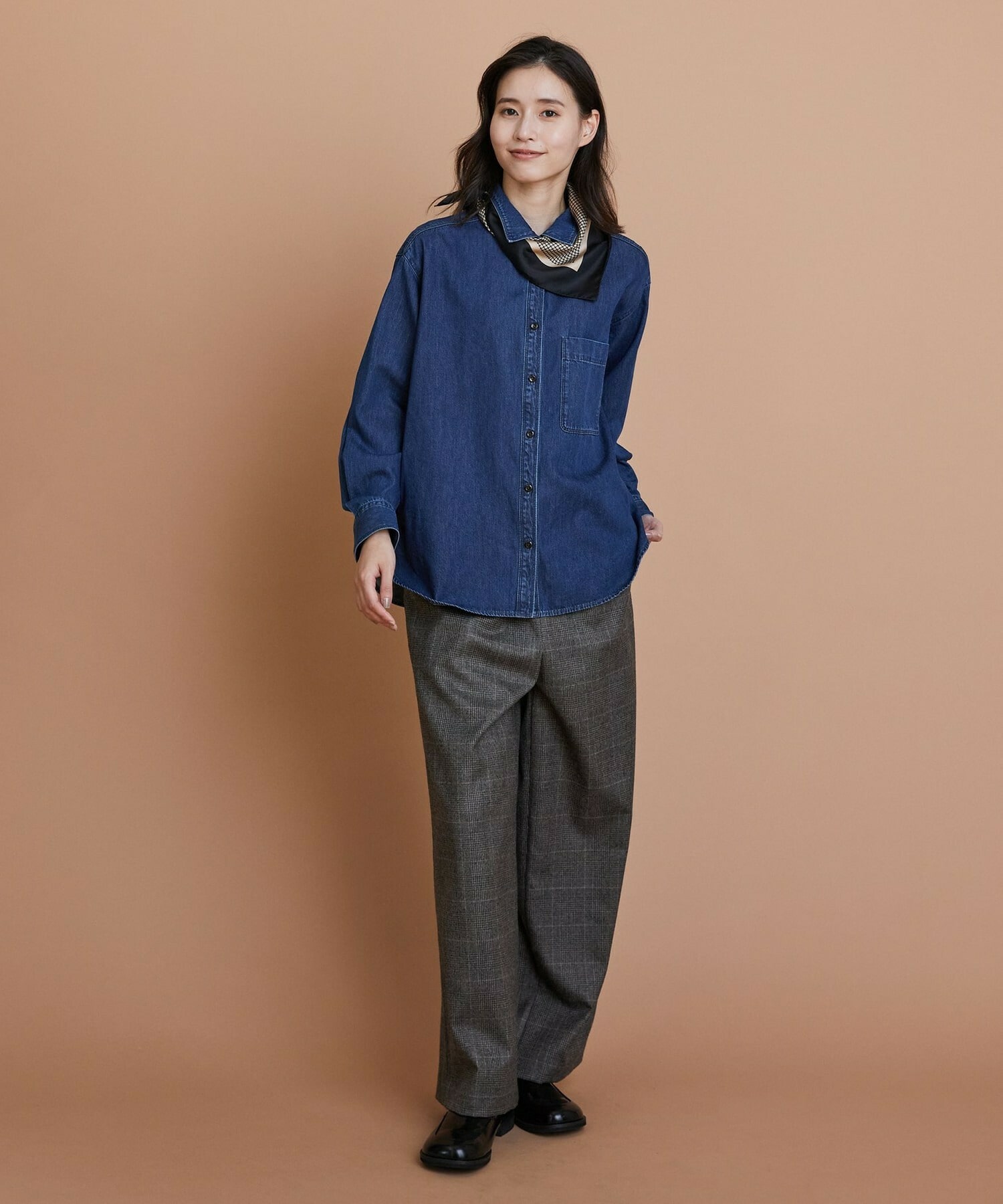 【L'EQUIPE】［eclat 2025年11月号掲載商品］ウールサキソニーストレートパンツ 詳細画像 チャコールグレー 3