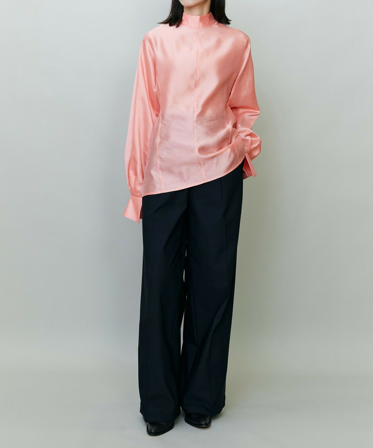 【endalence】シルクギシャハイネックブラウス 詳細画像 ネイビー 1