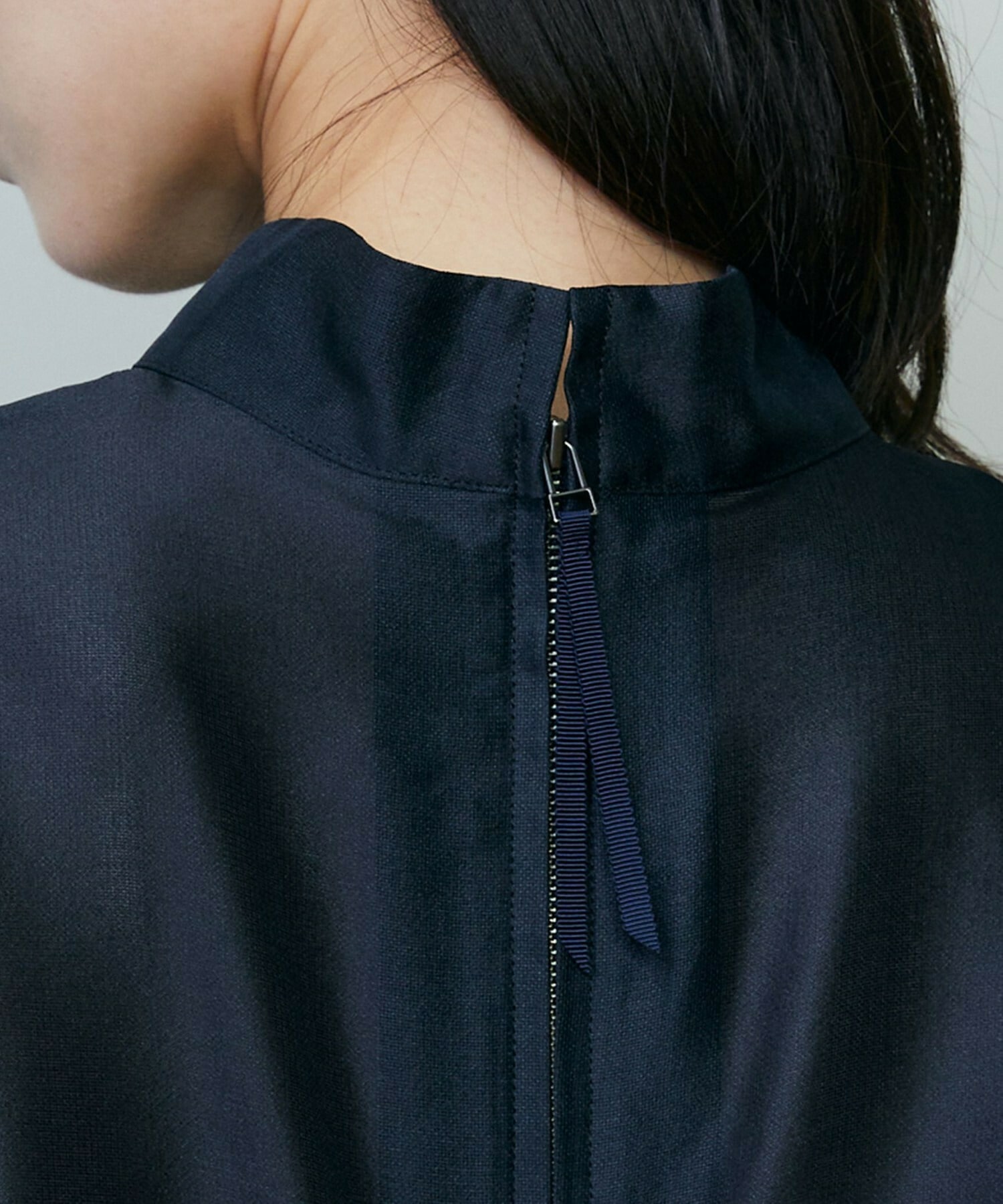 【endalence】シルクギシャハイネックブラウス 詳細画像 ネイビー 8