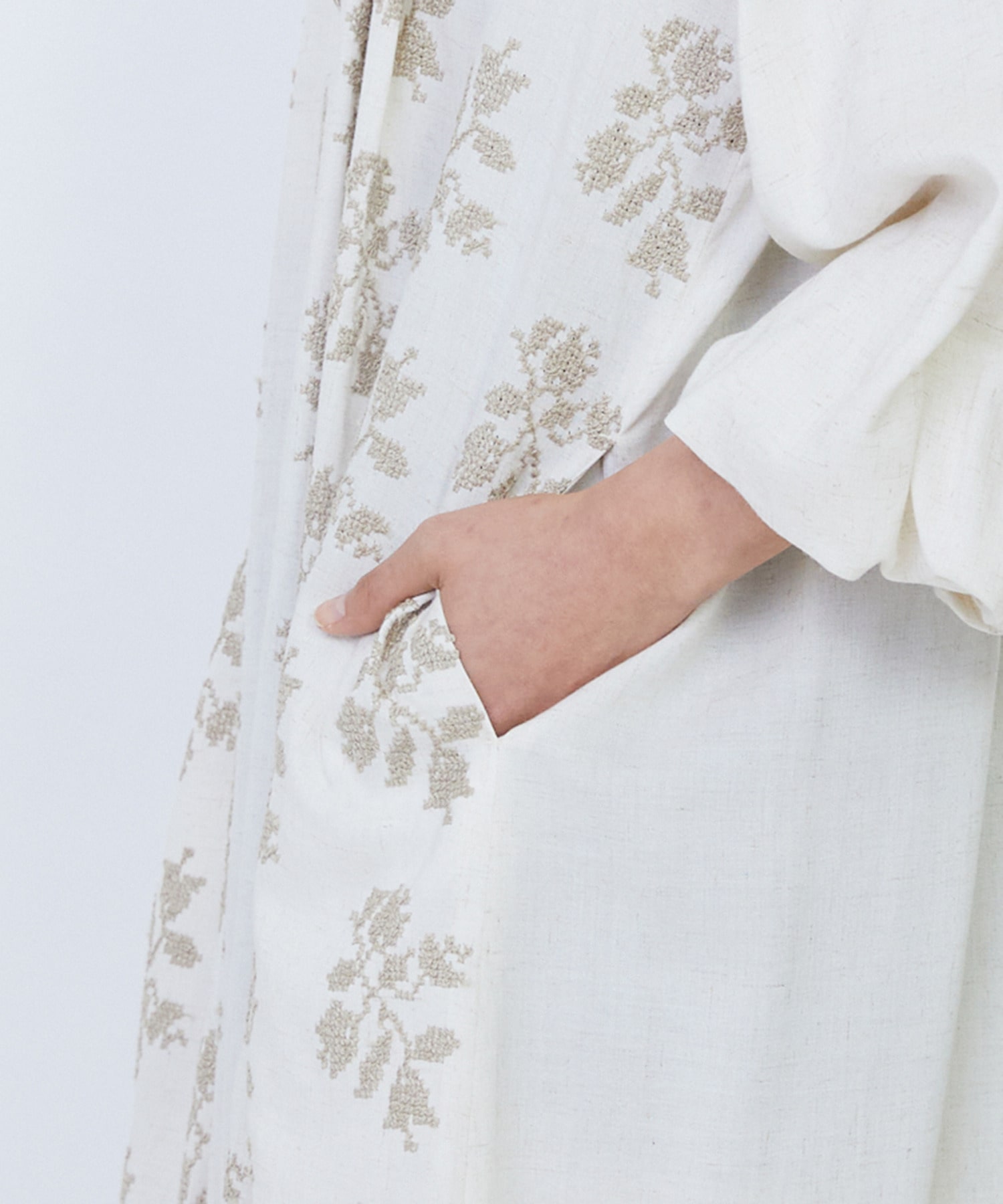 【LOISIR】オリジナル柄刺繍ワンピース 詳細画像 ブラック系その他 19