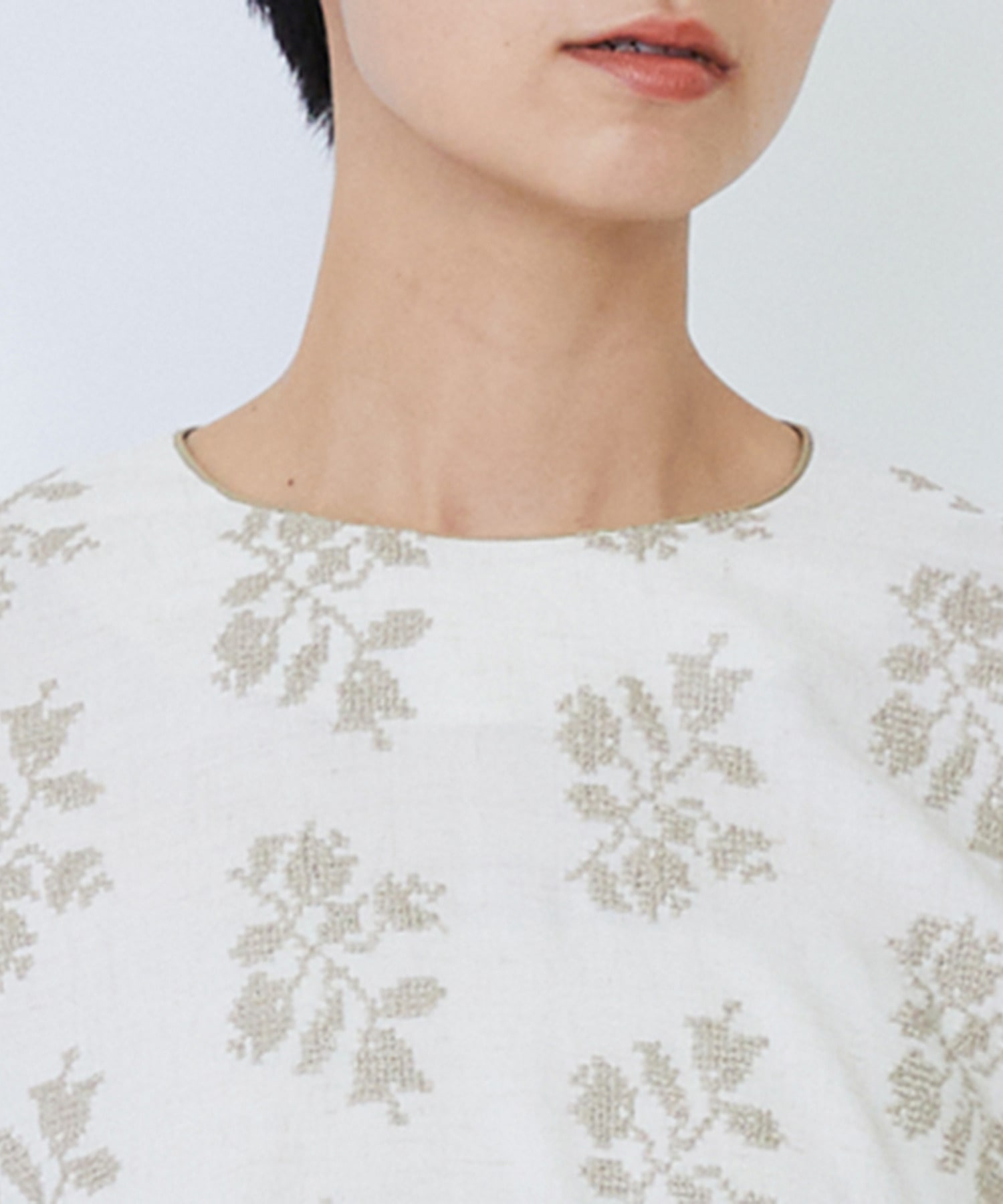 【LOISIR】オリジナル柄刺繍ボクシーブラウス 詳細画像 ブラック系その他 13