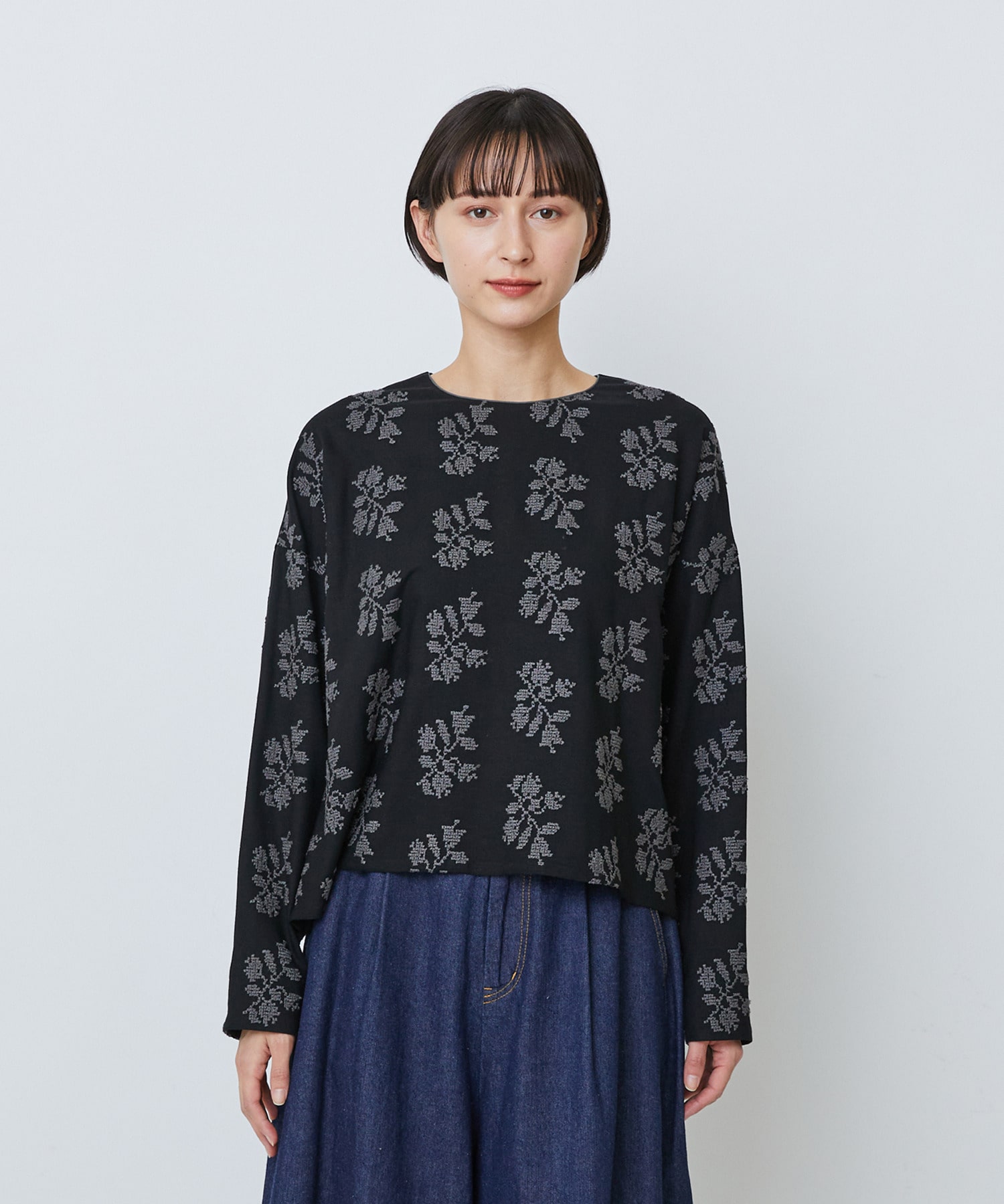 【LOISIR】オリジナル柄刺繍ボクシーブラウス 詳細画像 ブラック系その他 7