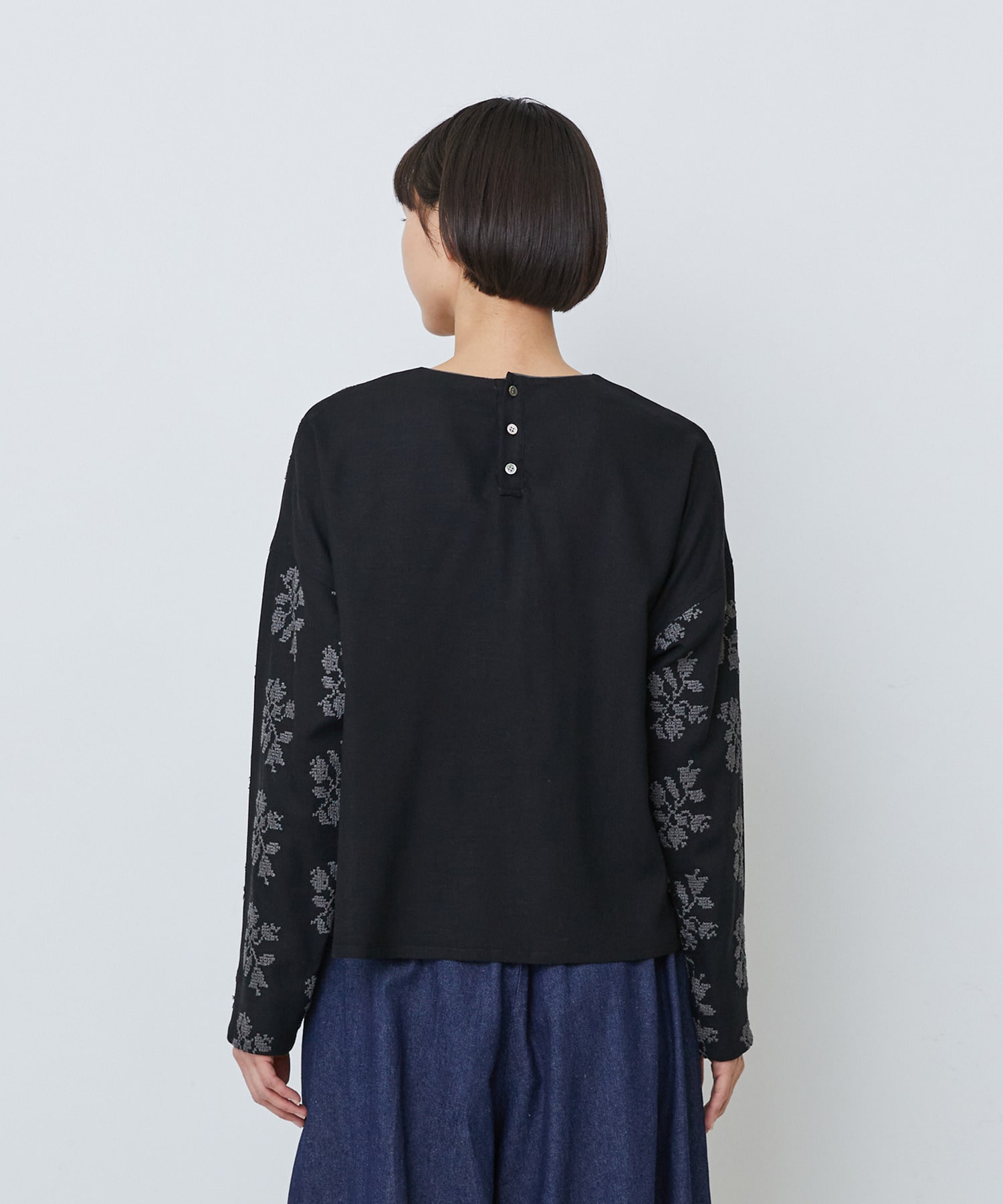 【LOISIR】オリジナル柄刺繍ボクシーブラウス 詳細画像 ブラック系その他 9