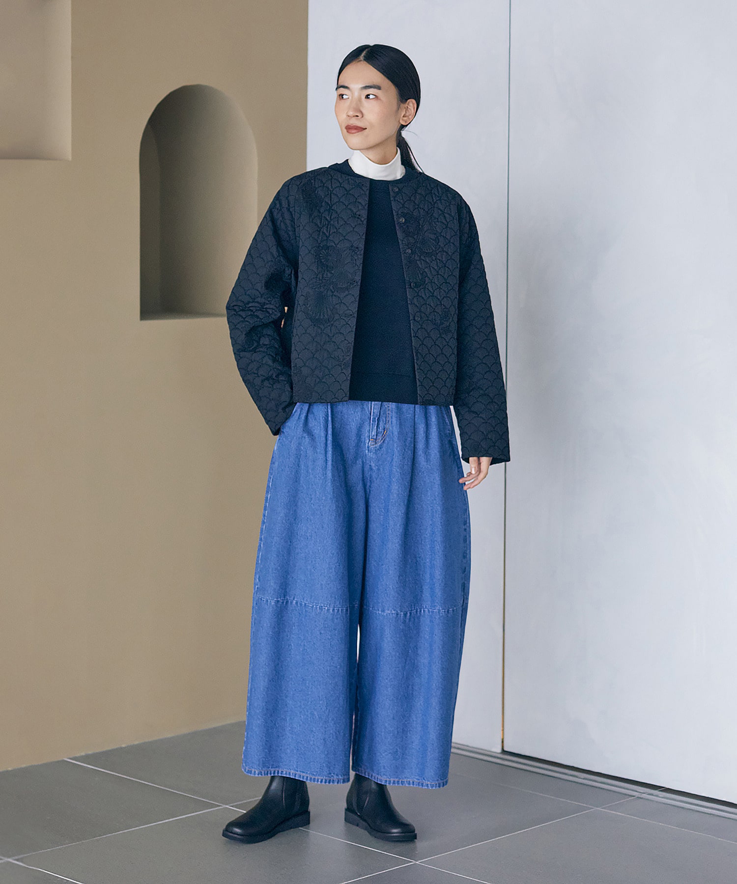 【LOISIR】コットンリネンキルティング風刺繍ノーカラージャケット 詳細画像 ブラック系その他 1