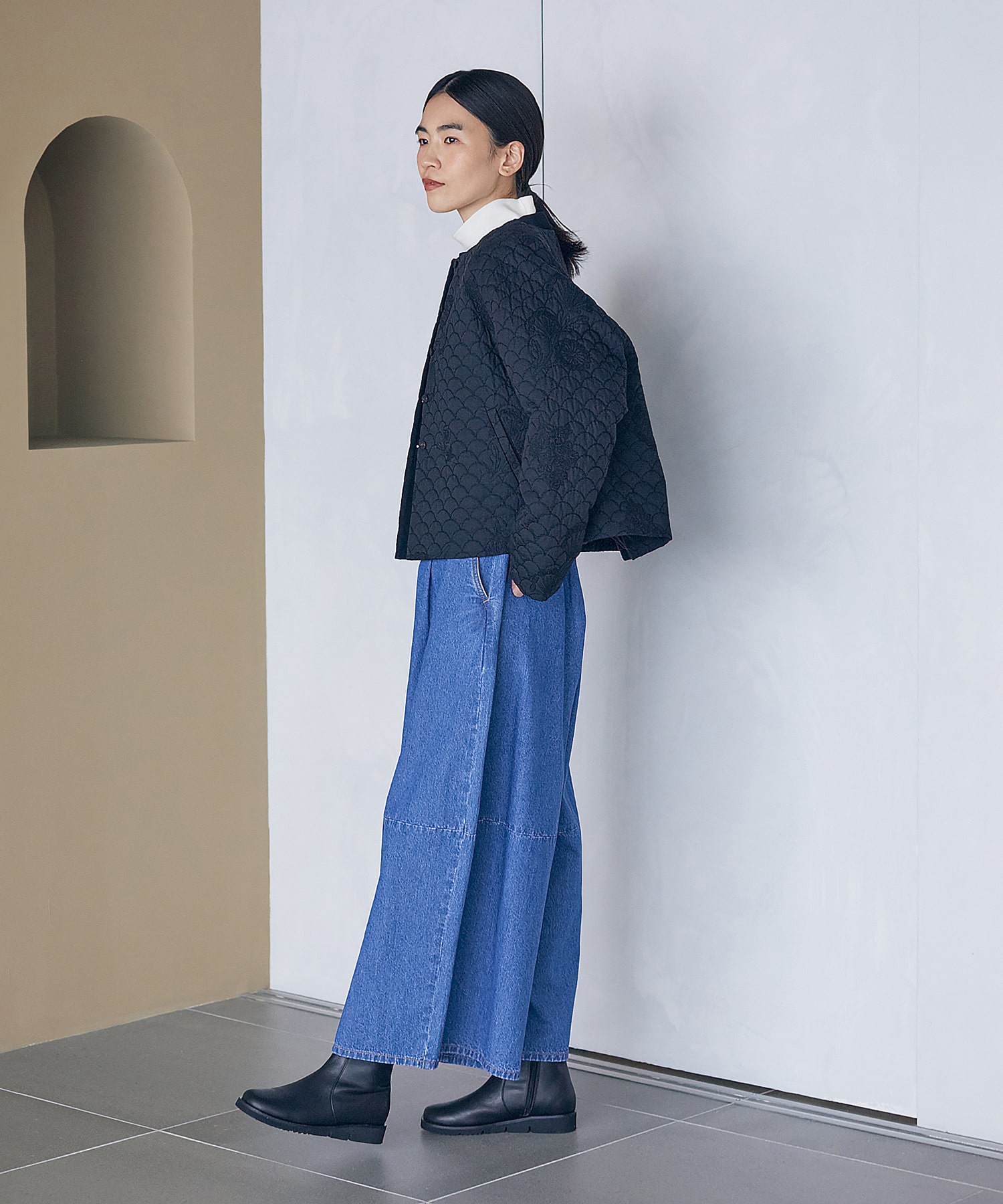 【LOISIR】コットンリネンキルティング風刺繍ノーカラージャケット 詳細画像 ブラック系その他 2