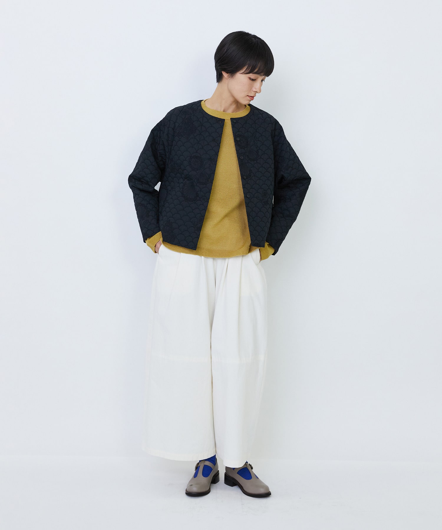 【LOISIR】コットンリネンキルティング風刺繍ノーカラージャケット 詳細画像 ブラック系その他 4