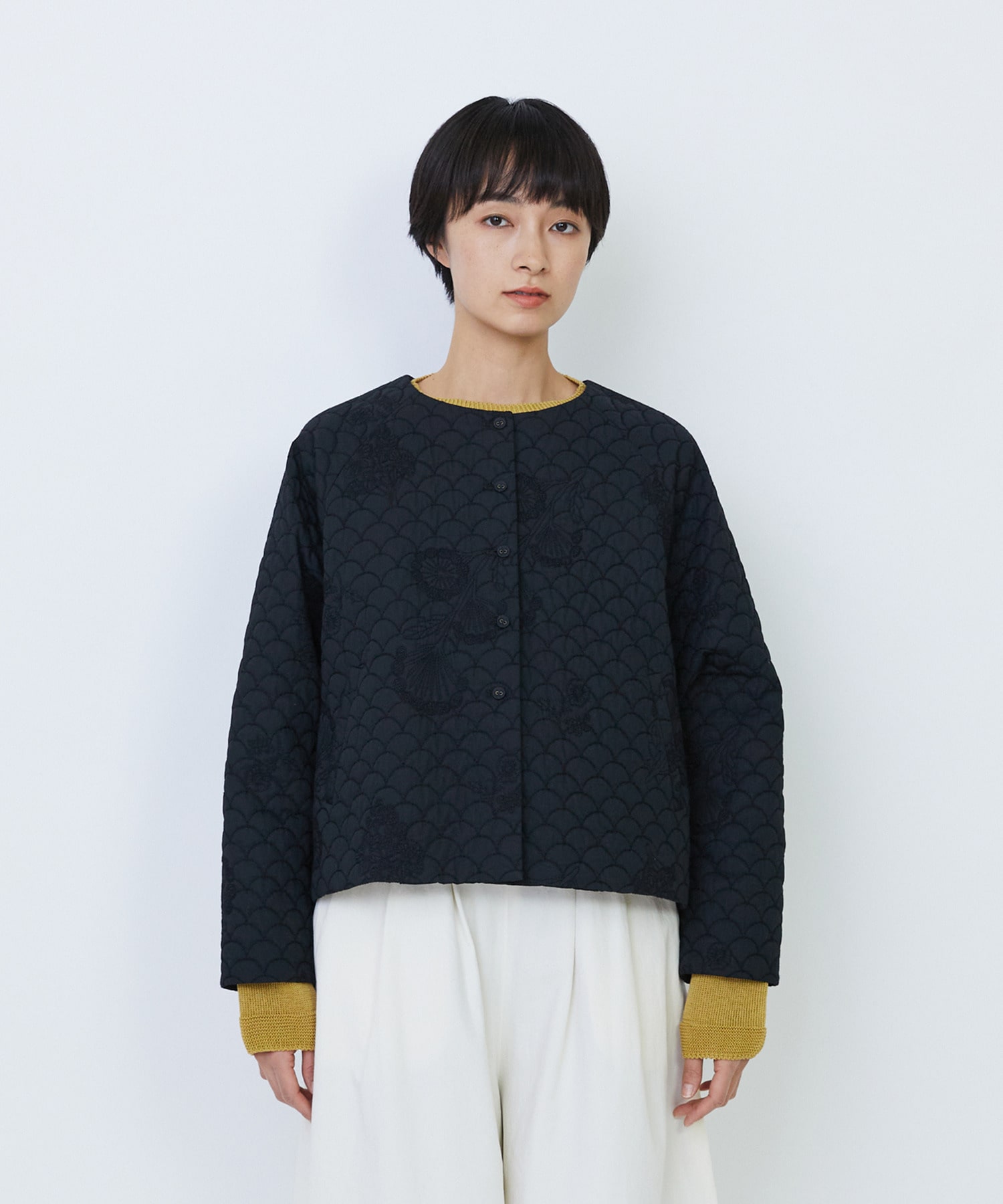 【LOISIR】コットンリネンキルティング風刺繍ノーカラージャケット 詳細画像 ブラック系その他 8