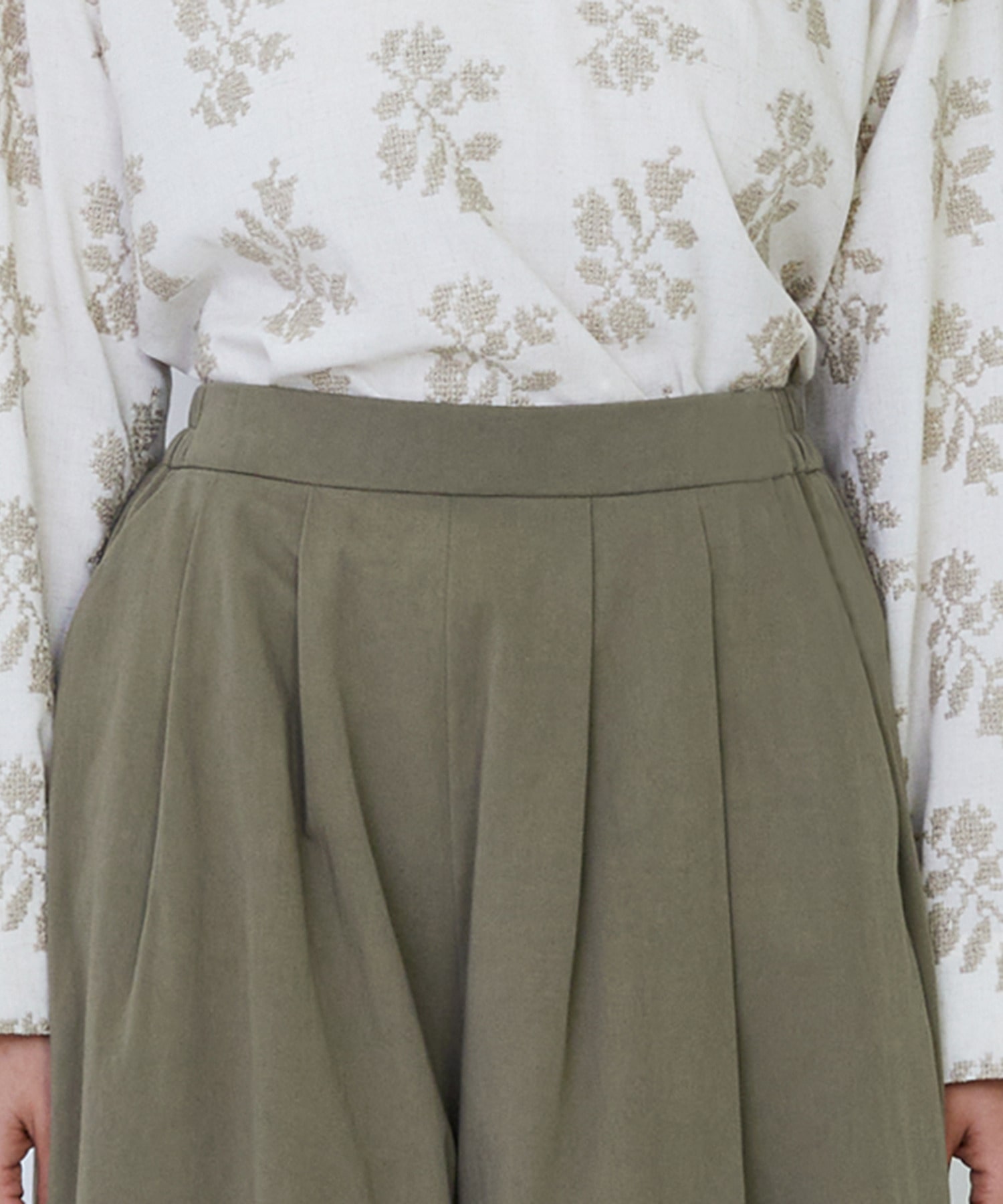 【LOISIR】コットンツイルボトルシルエットパンツ 詳細画像 キナリ 16