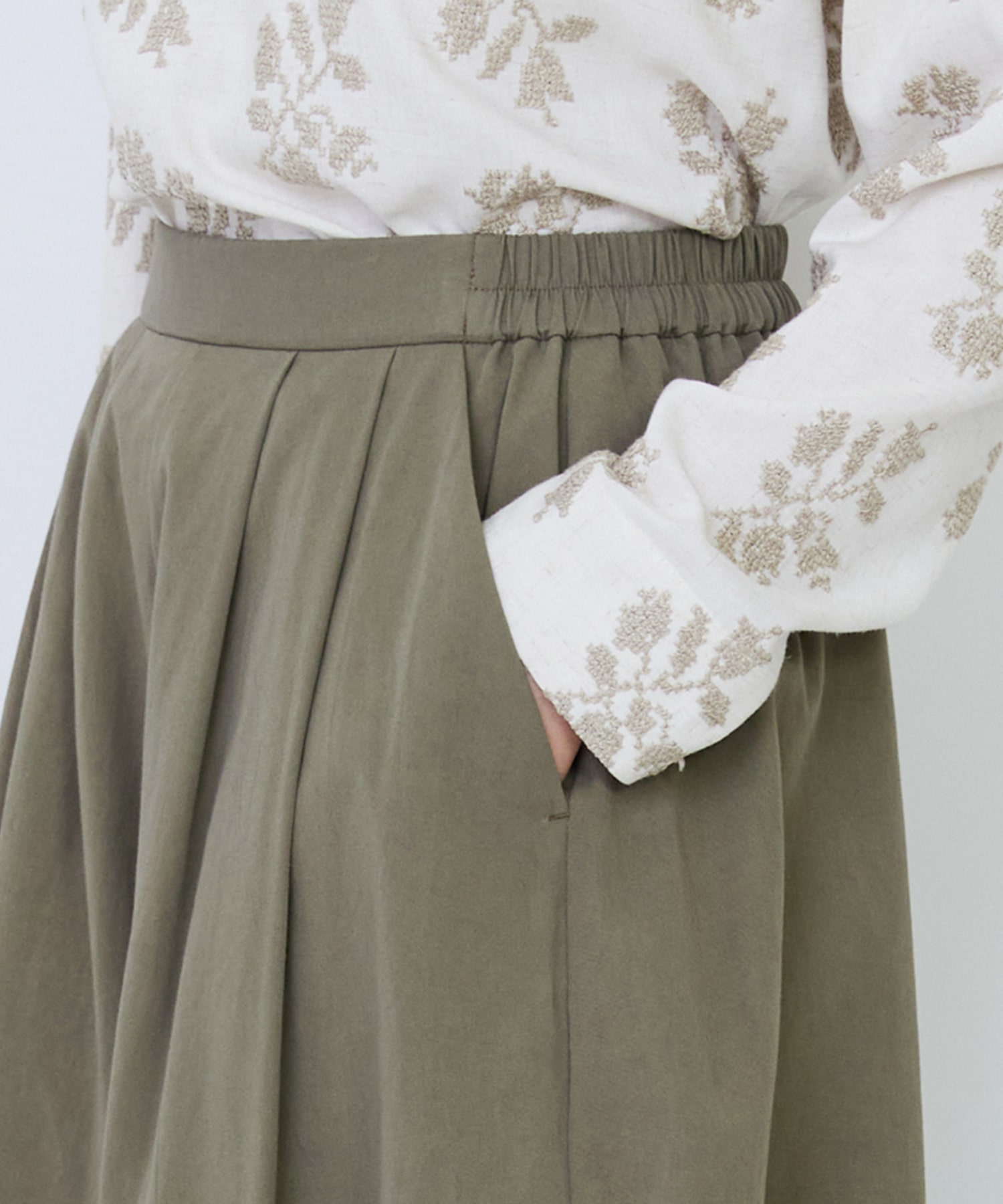 【LOISIR】コットンツイルボトルシルエットパンツ 詳細画像 キナリ 18