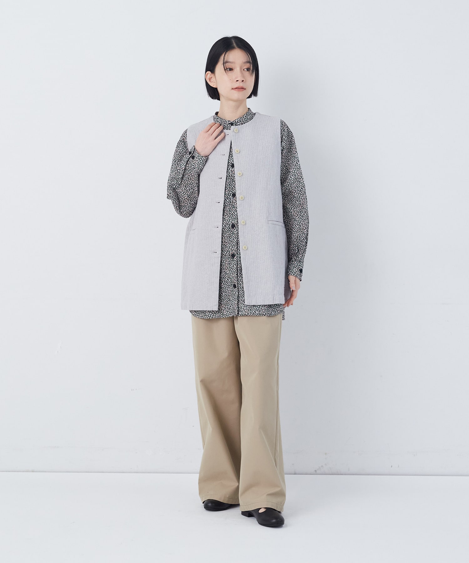 【congés payés】フラワープリントポケット付きシャツ 詳細画像 ブラック系その他 4