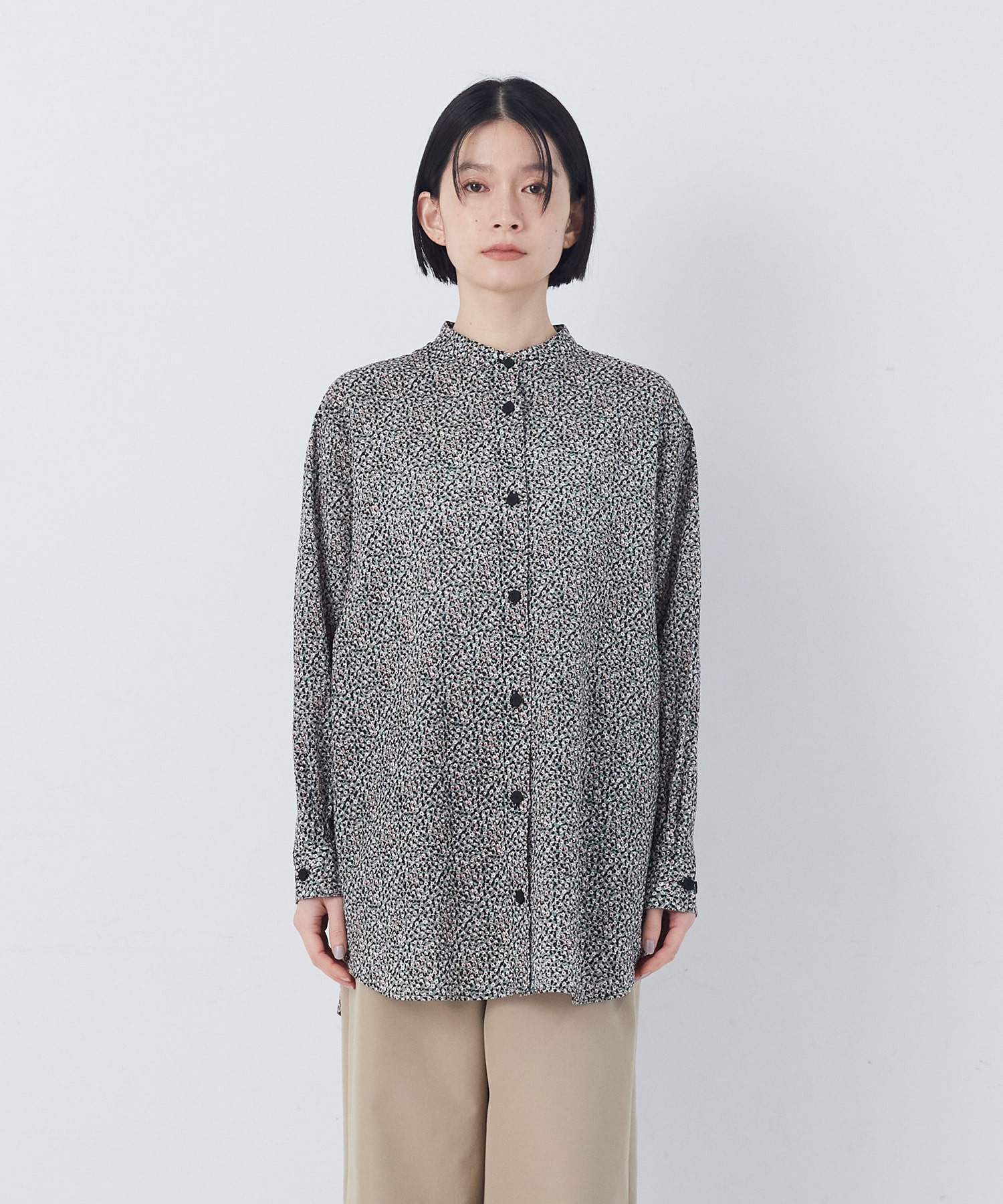 【congés payés】フラワープリントポケット付きシャツ 詳細画像 ブラック系その他 6