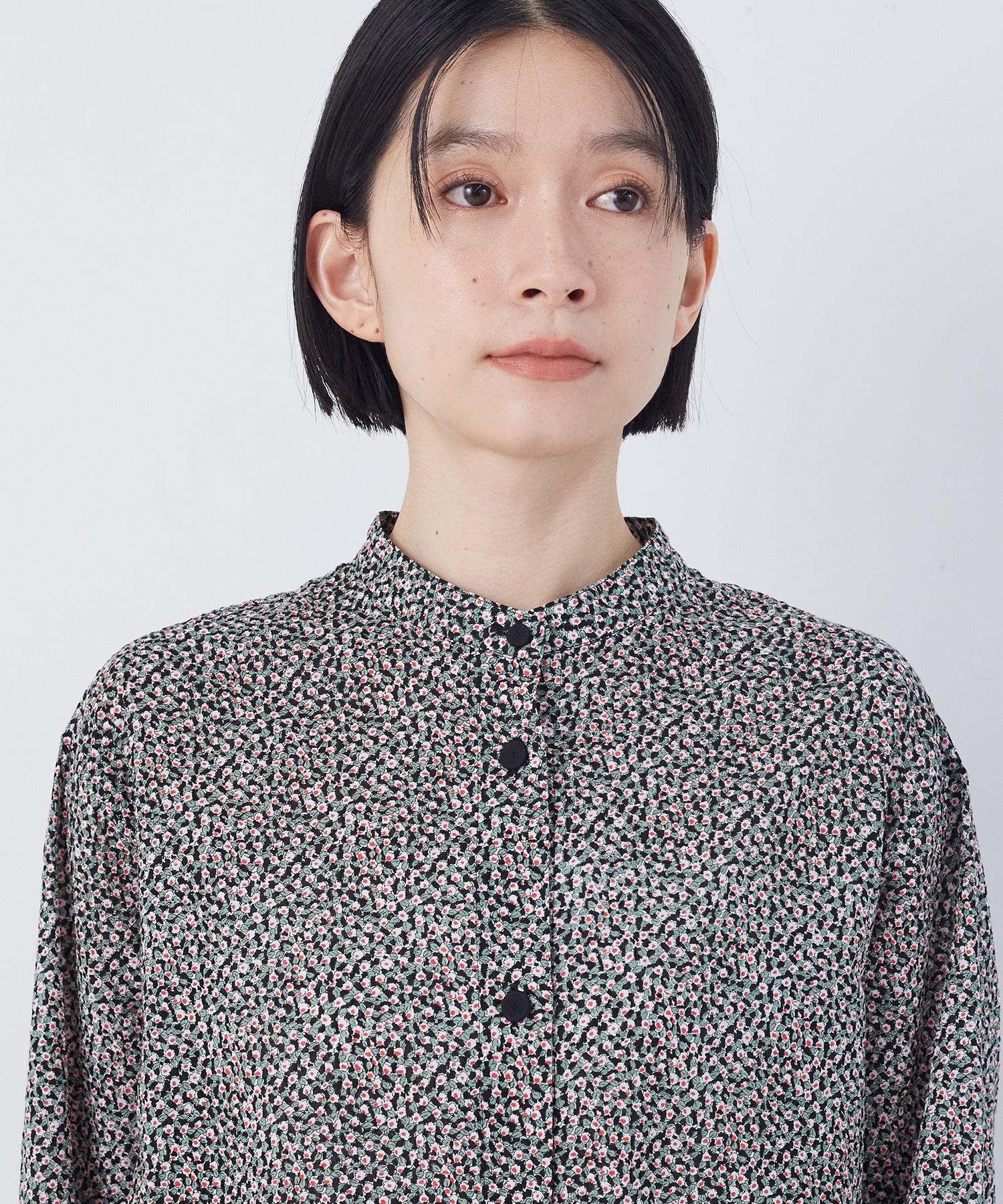 【congés payés】フラワープリントポケット付きシャツ 詳細画像 ブラック系その他 9