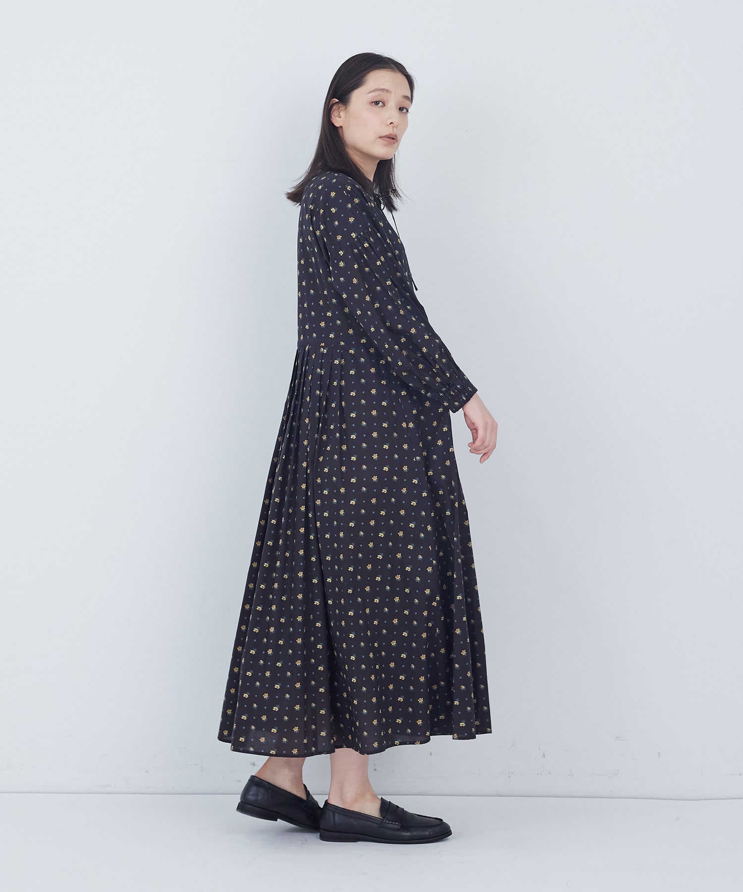 【ADIEU TRISTESSE】kazumiさんコラボ　リバティプリントワンピース 詳細画像 ブラック系その他 10