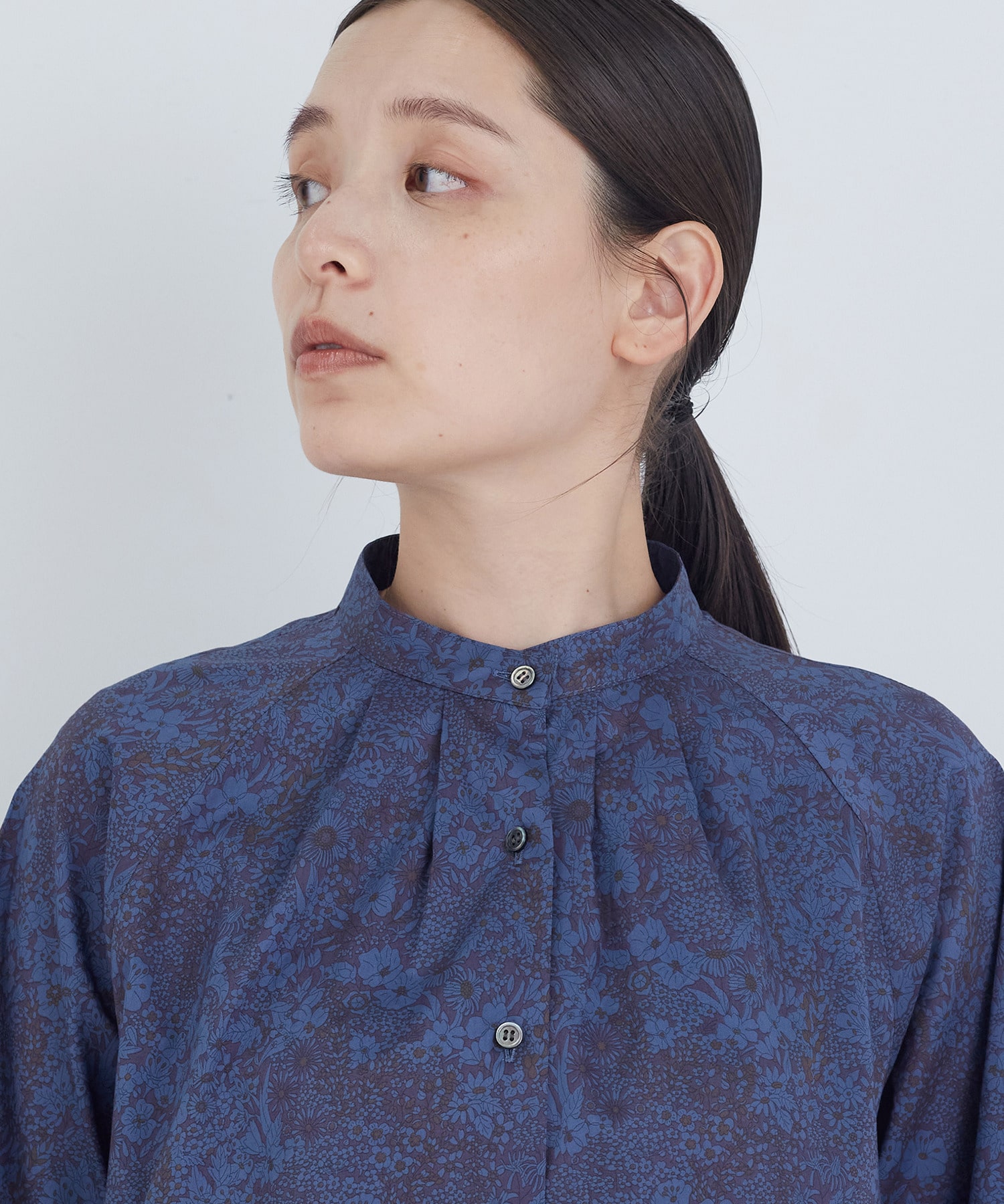 【ADIEU TRISTESSE】コットンフロントタックブラウス 詳細画像 ネイビー 20