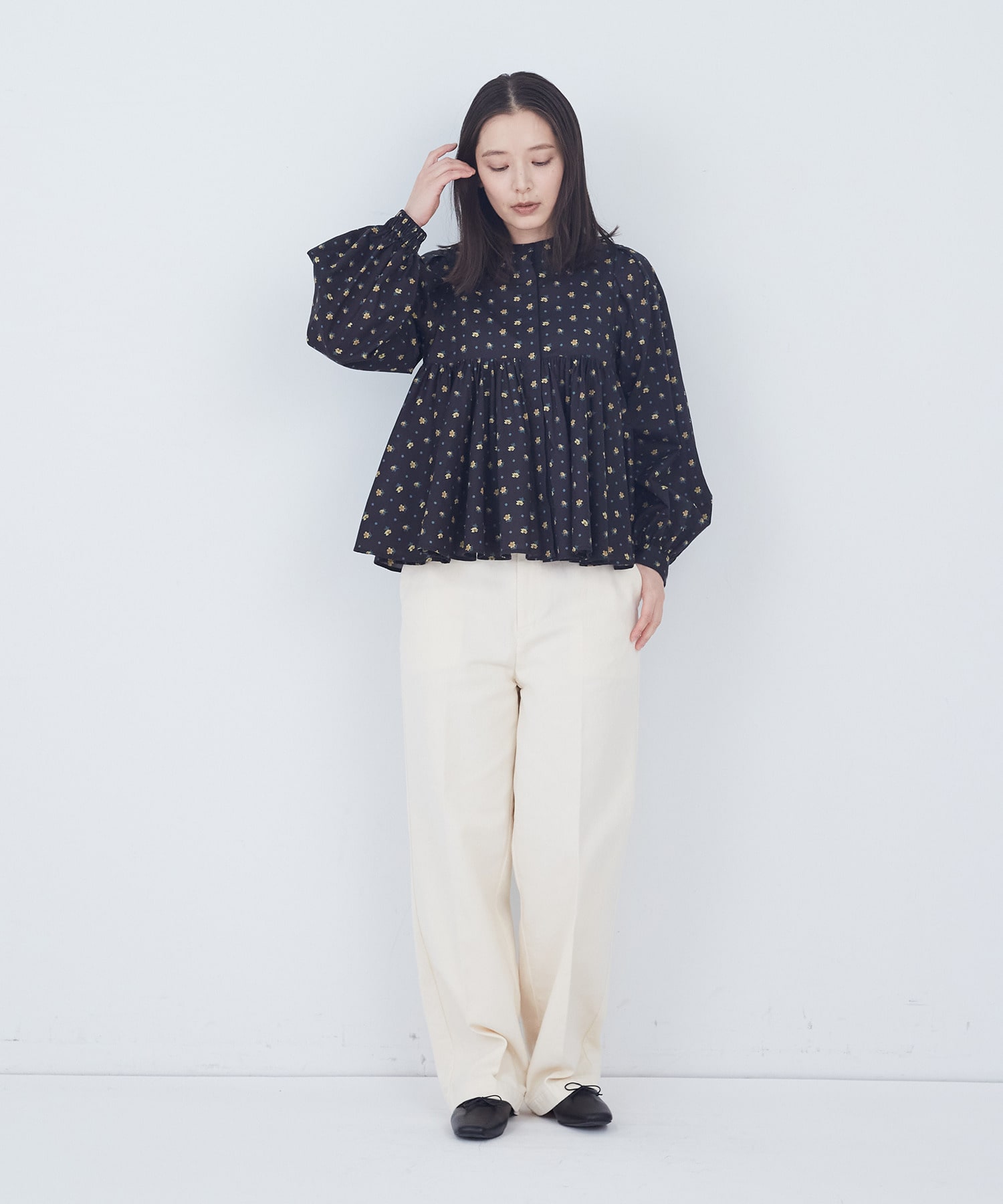 【ADIEU TRISTESSE】kazumiさんコラボ　リバティプリントブラウス 詳細画像 ブラック系その他 1