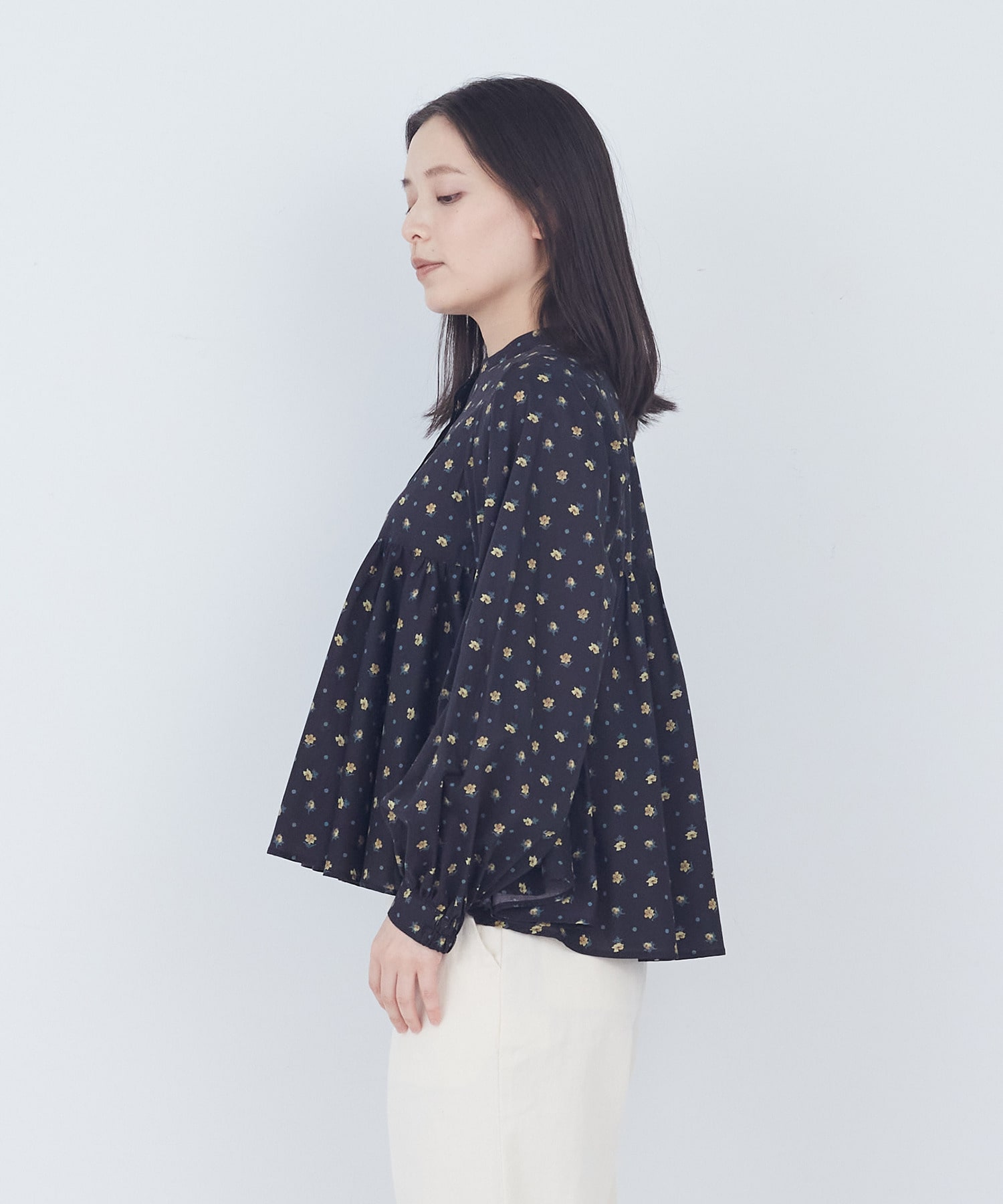 【ADIEU TRISTESSE】kazumiさんコラボ　リバティプリントブラウス 詳細画像 ブラック系その他 5