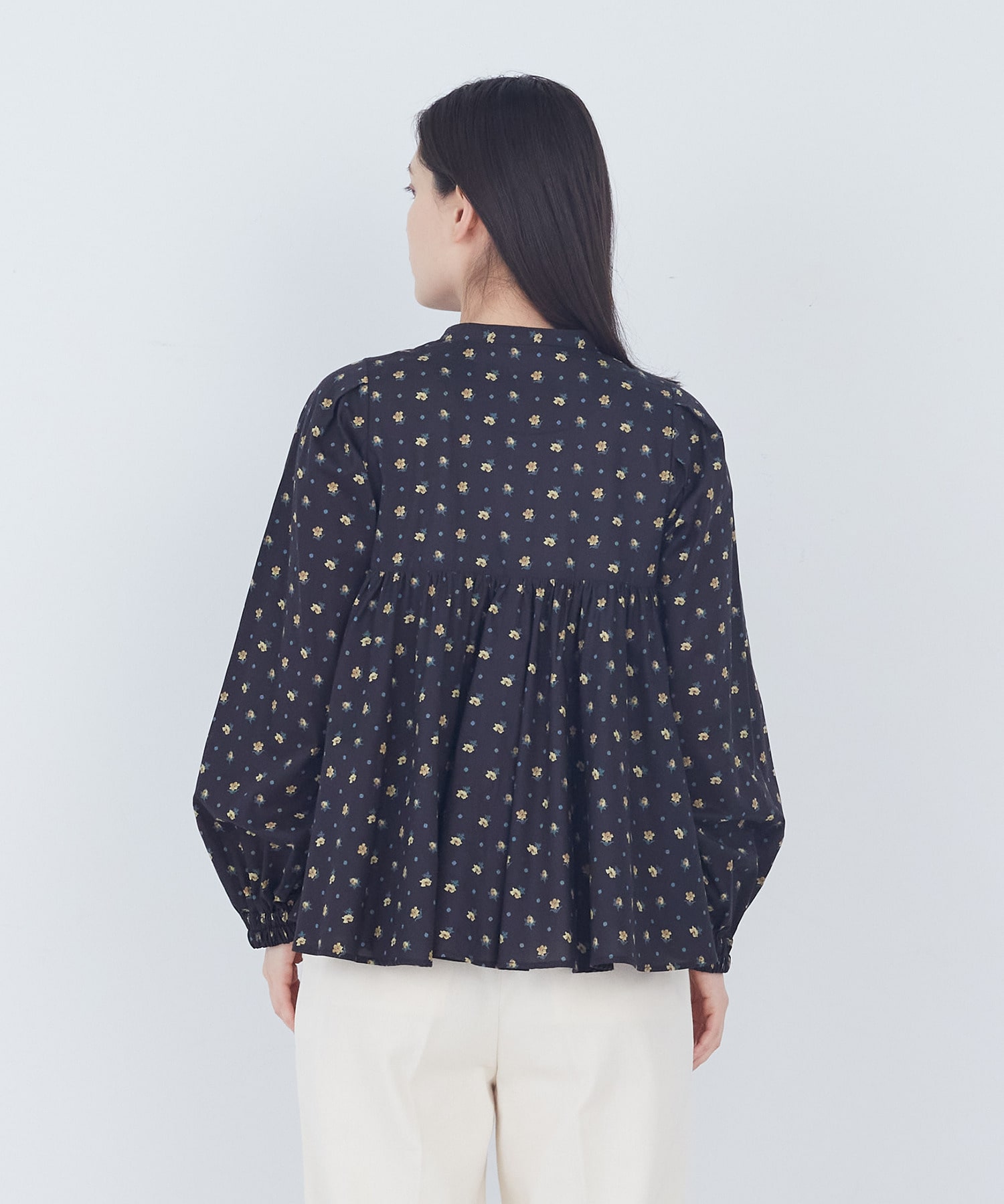 【ADIEU TRISTESSE】kazumiさんコラボ　リバティプリントブラウス 詳細画像 ブラック系その他 6