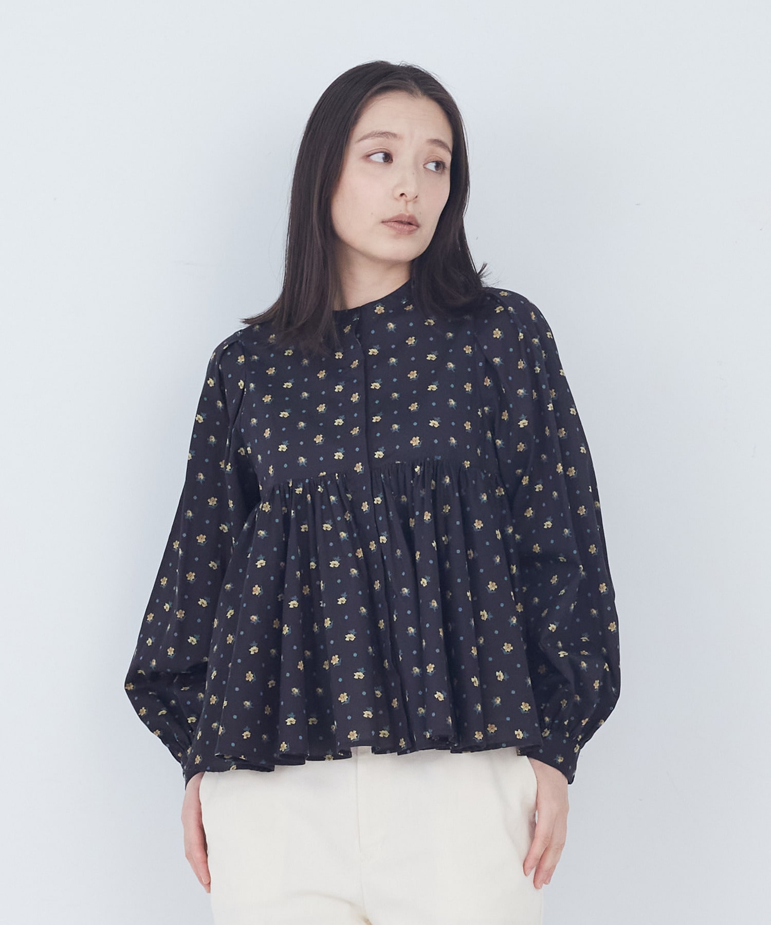 【ADIEU TRISTESSE】kazumiさんコラボ　リバティプリントブラウス 詳細画像 ブラック系その他 1