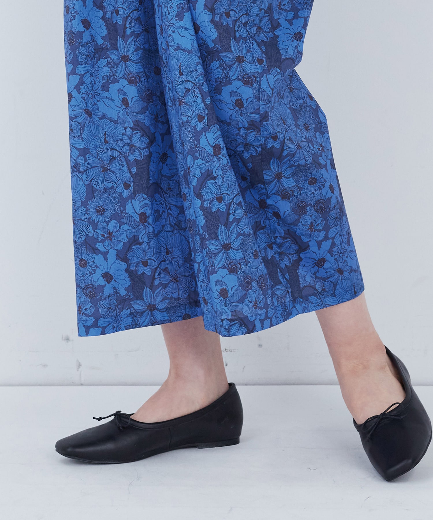 【ADIEU TRISTESSE】kazumiさんコラボ　リバティプリントオールインワン 詳細画像 ブルー系その他 22