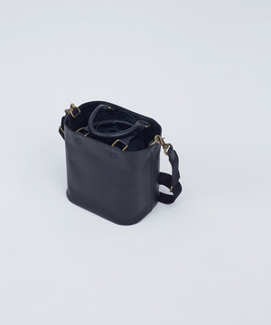 【ADIEU TRISTESSE】ボンネルショルダー付レザーバッグ 詳細画像 ブラック 1