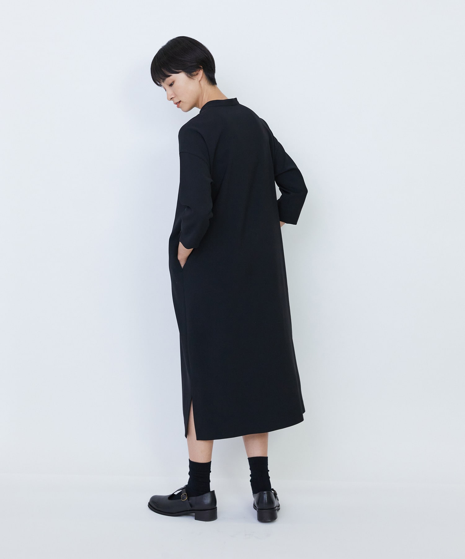 【LOISIR】エコダブルクロススタンドカラーワンピース 詳細画像 ブラック 4