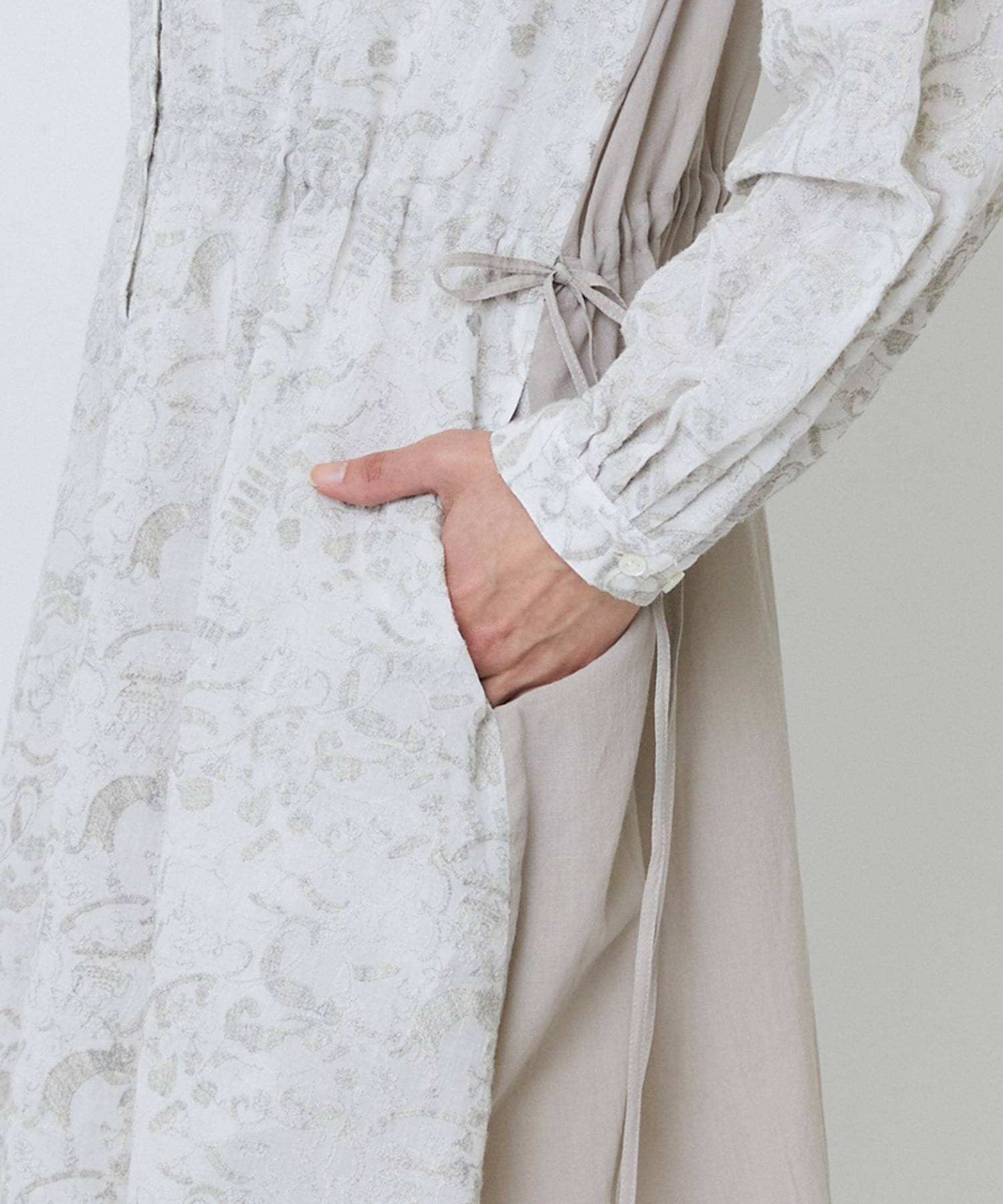 【LOISIR】【アーティストコラボ】LOISIR&times;TORANEKOBONBON エンブロイダリーワンピース 詳細画像 ブラック系その他 18