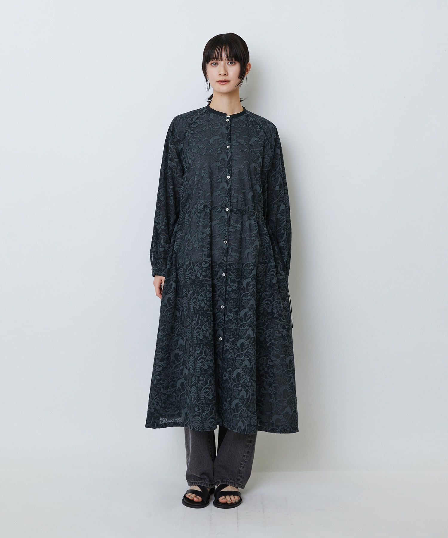 【LOISIR】【アーティストコラボ】LOISIR&times;TORANEKOBONBON エンブロイダリーワンピース 詳細画像 ブラック系その他 8