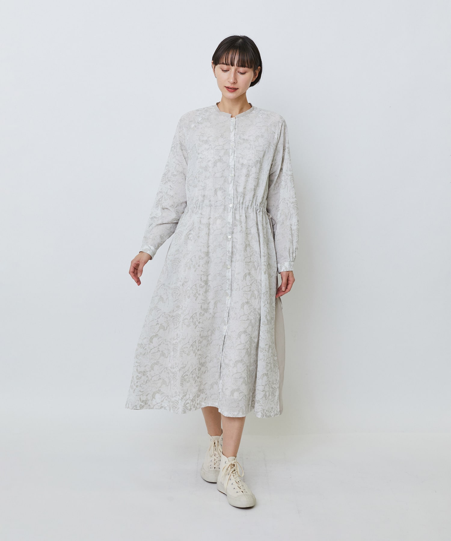 【LOISIR】【アーティストコラボ】LOISIR&times;TORANEKOBONBON エンブロイダリーワンピース 詳細画像 ホワイト系その他 1