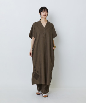 【LOISIR】コットンリネンクロス刺繍入りワンピース 詳細画像 カーキ 1
