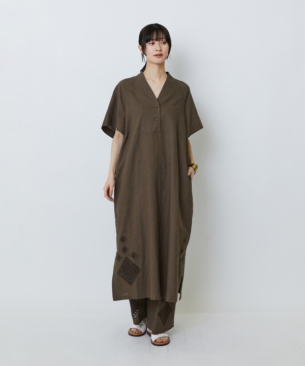 【LOISIR】コットンリネンクロス刺繍入りワンピース